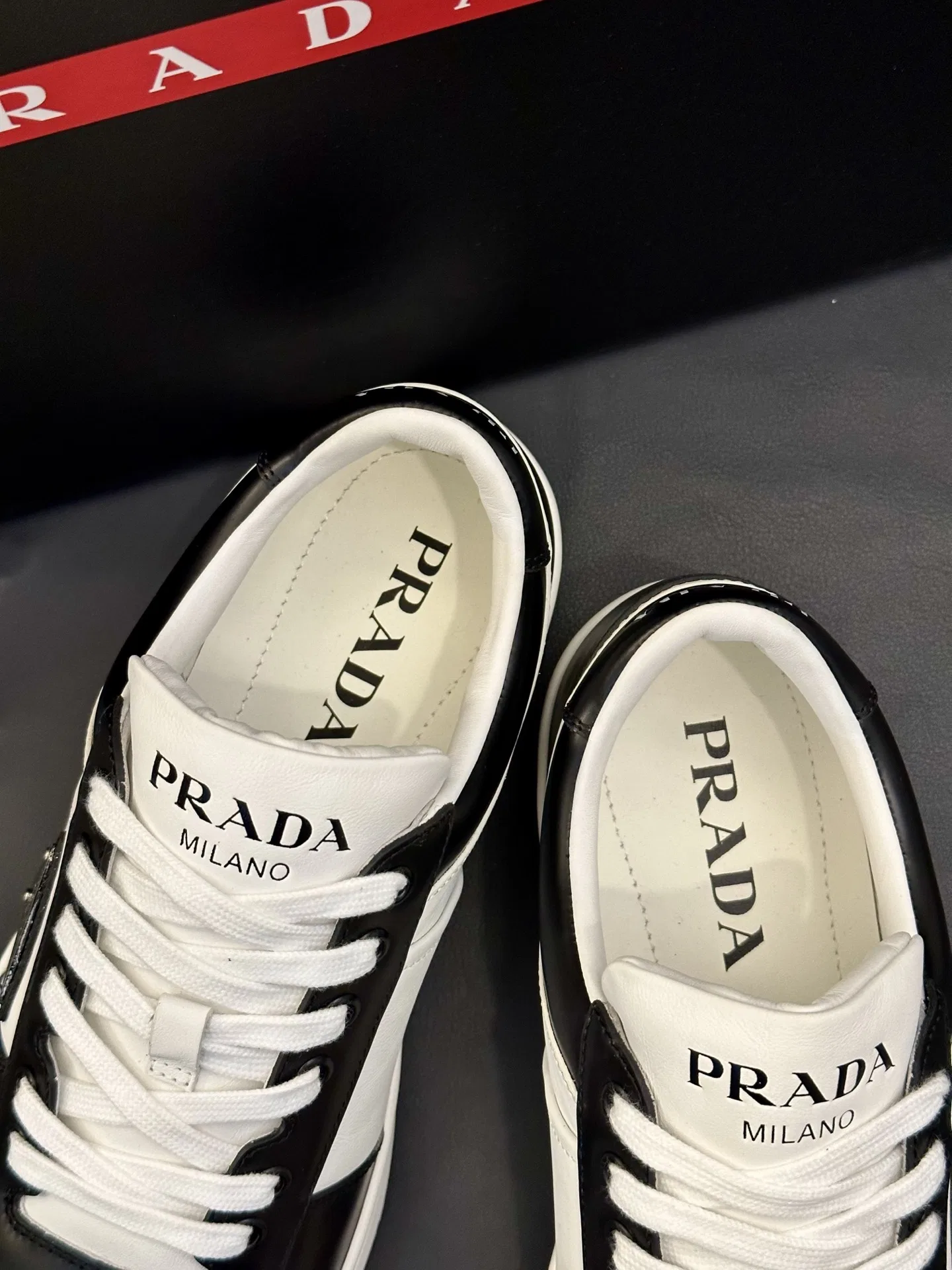 PRA 27FW AXONQXZ 098 스니커즈 4