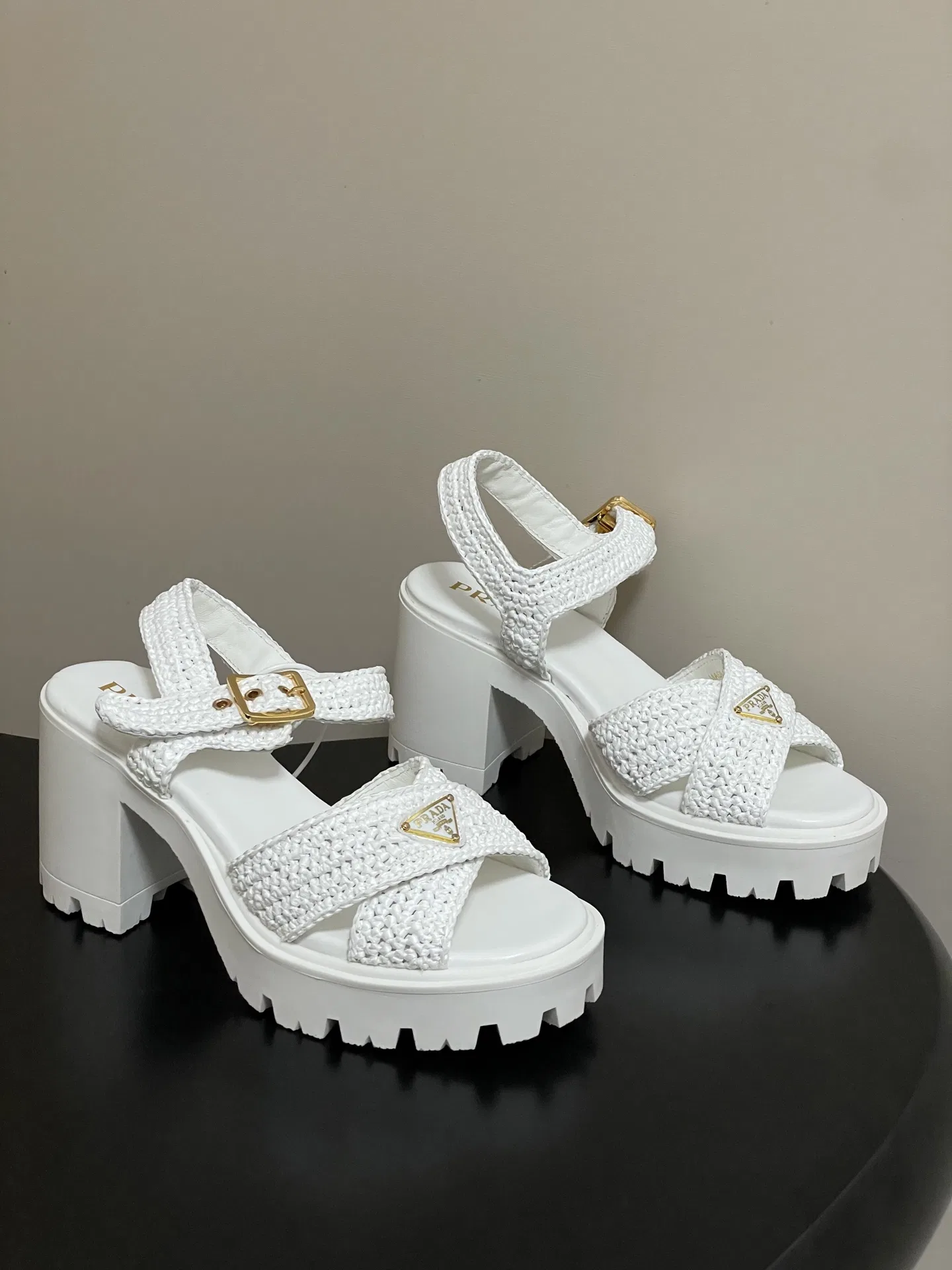 PRA 27FW EJEUHTT 012 샌들