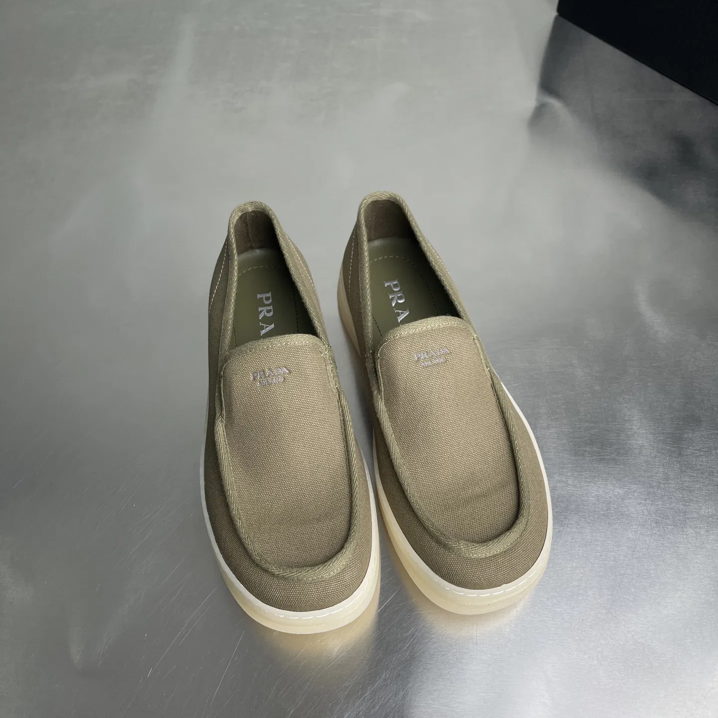 PRA 27FW EJEUHTT 024 로퍼 5