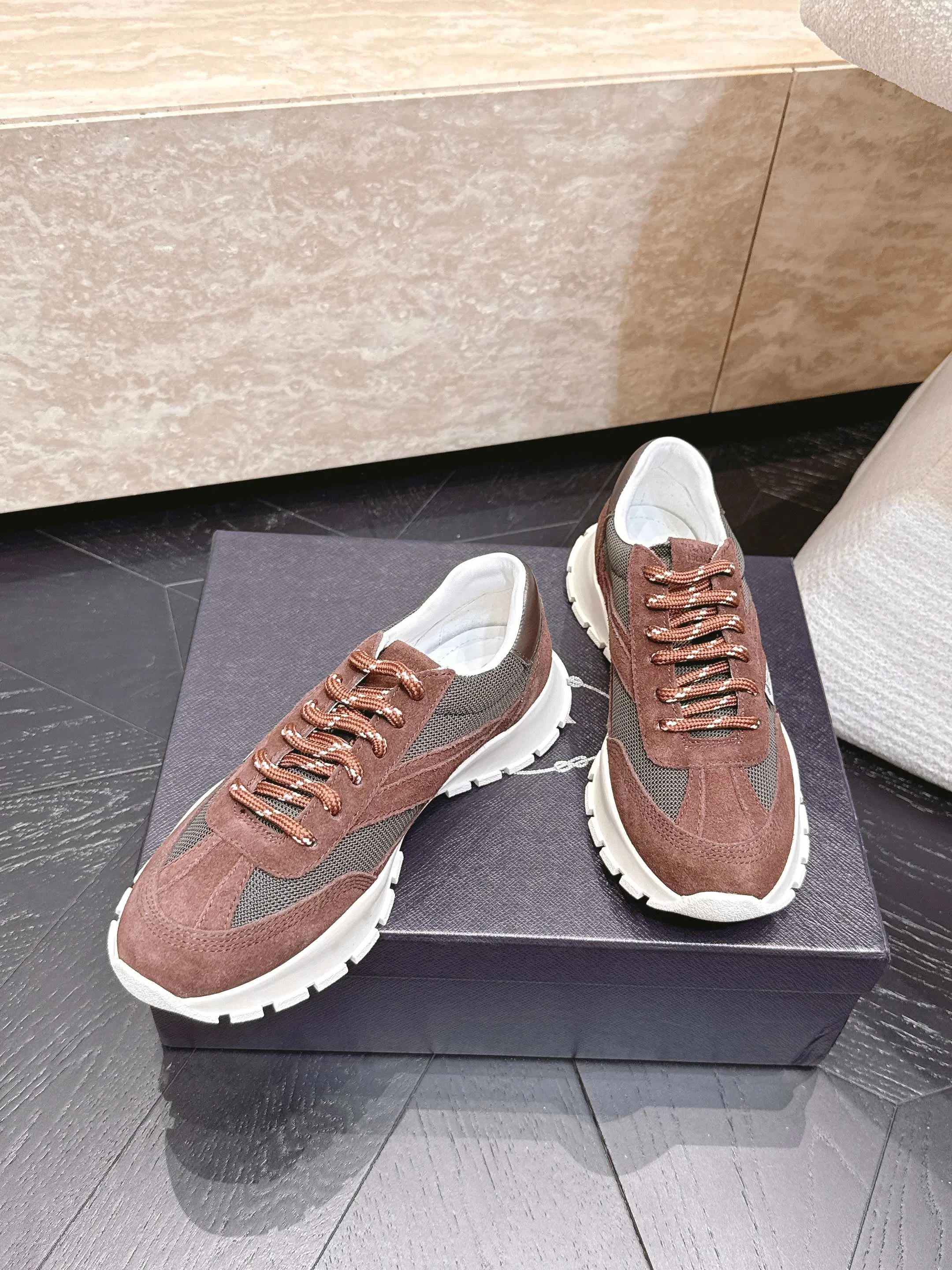 PRA 27FW EJEUHTT 035 스니커즈 3