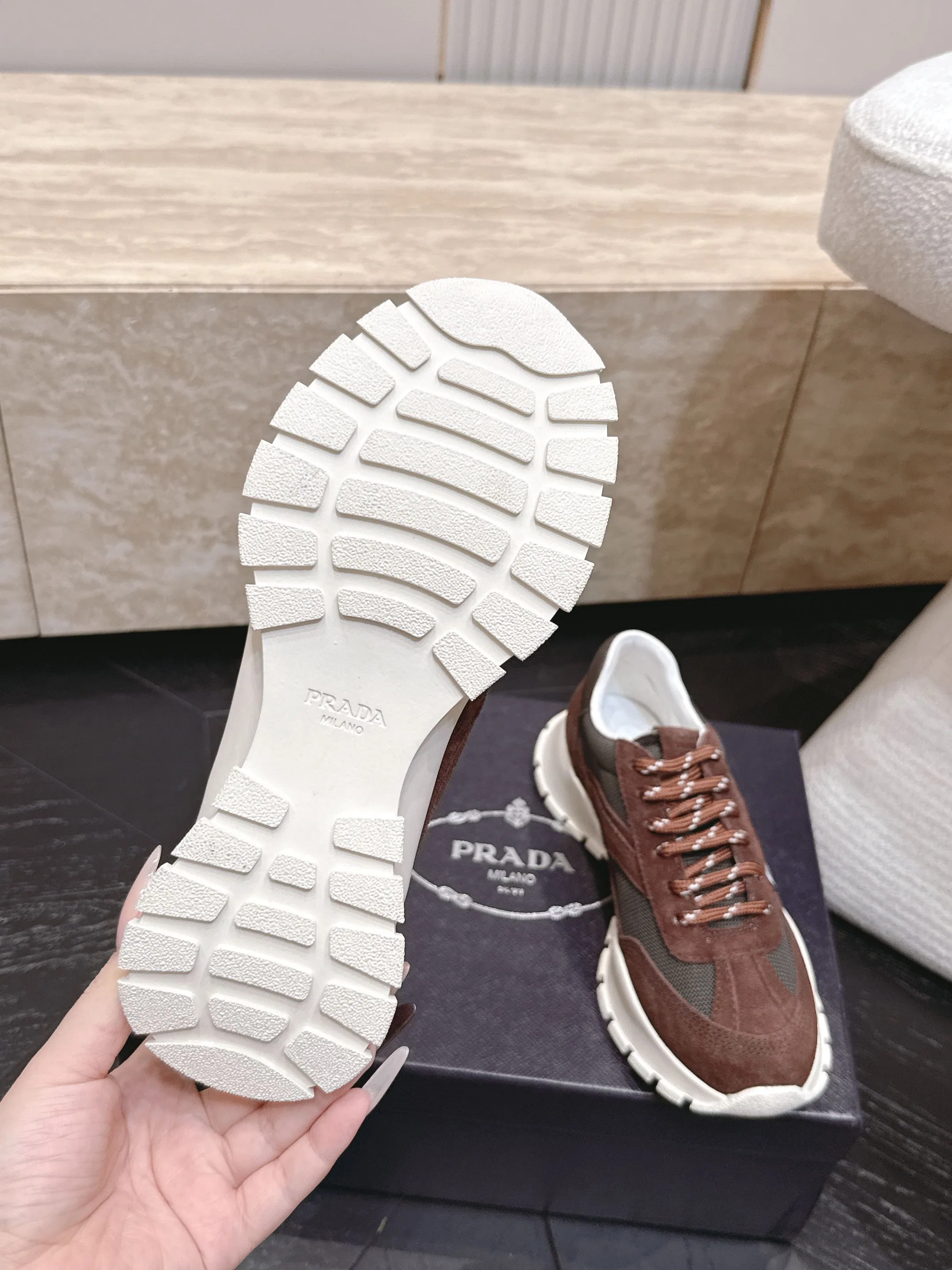 PRA 27FW EJEUHTT 035 스니커즈 5