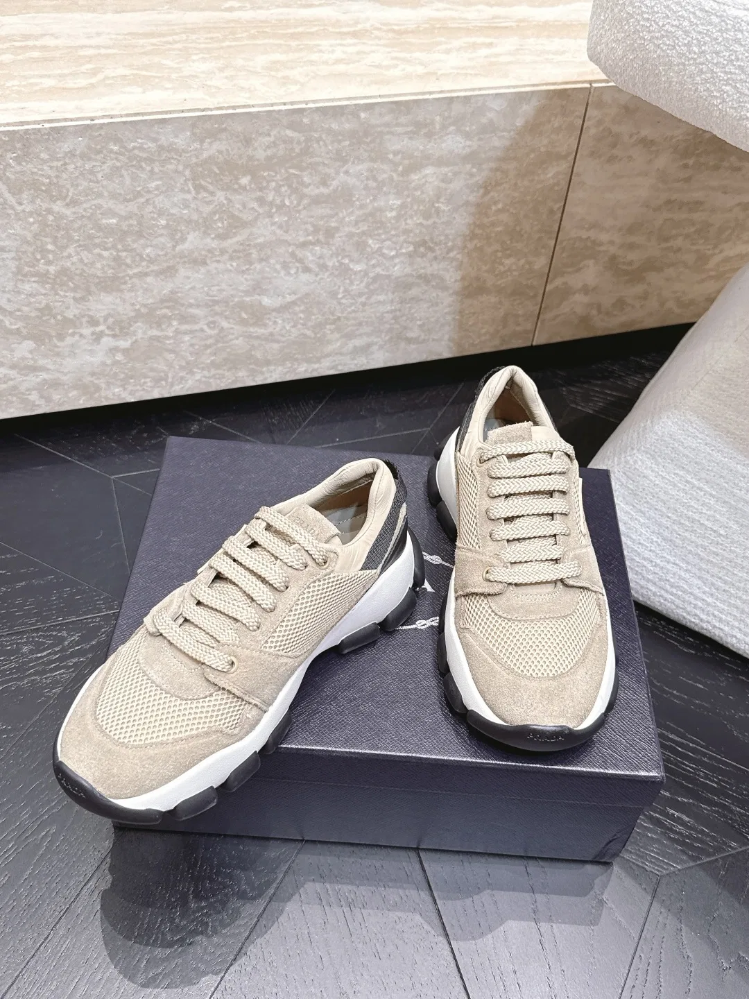 PRA 27FW EJEUHTT 036 스니커즈
