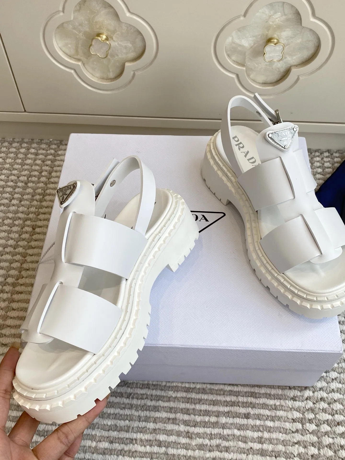 PRA 27FW EJEUHTT 038 샌들