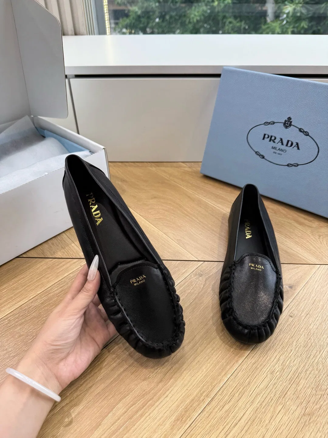 PRA 27FW EJEUHTT 040 플랫슈즈