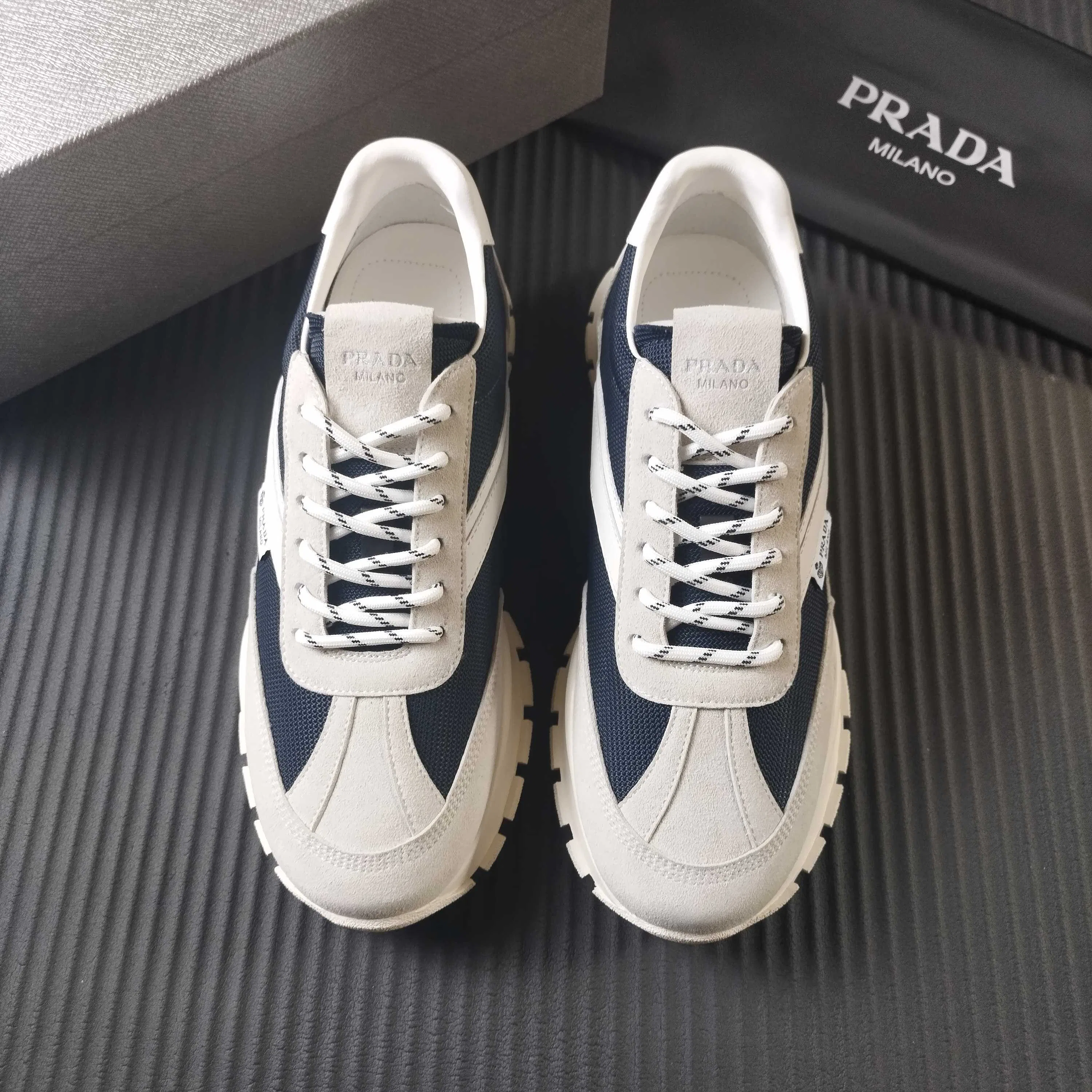 PRA 27FW IQSWCGA 006 스니커즈 3