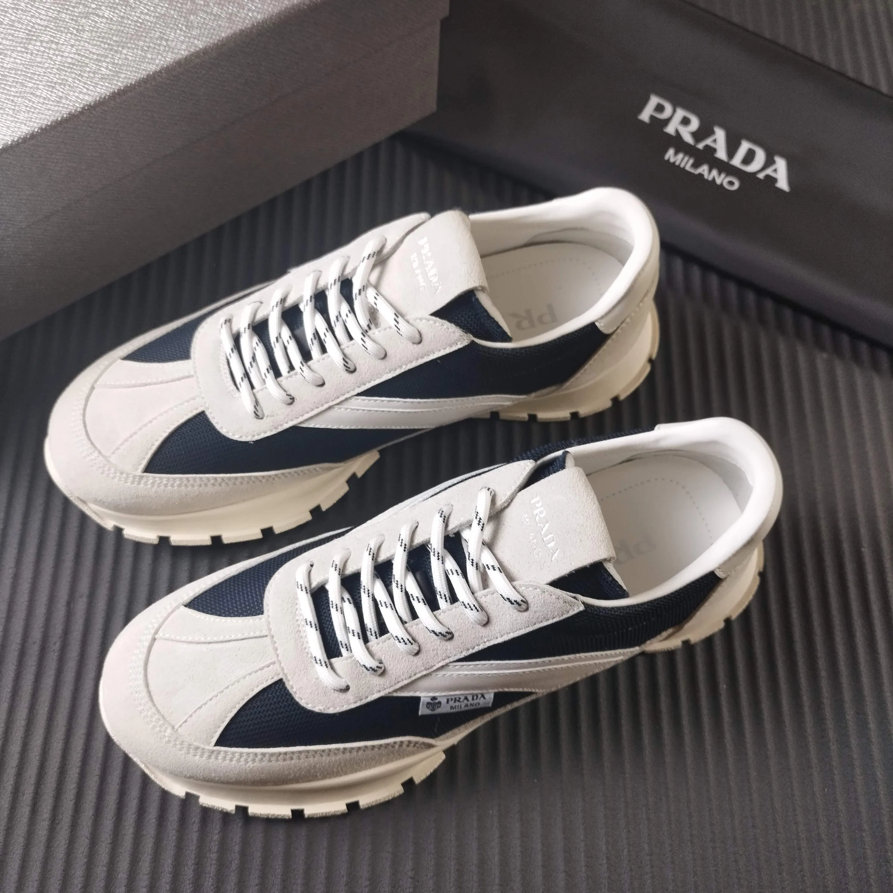 PRA 27FW IQSWCGA 006 스니커즈 4