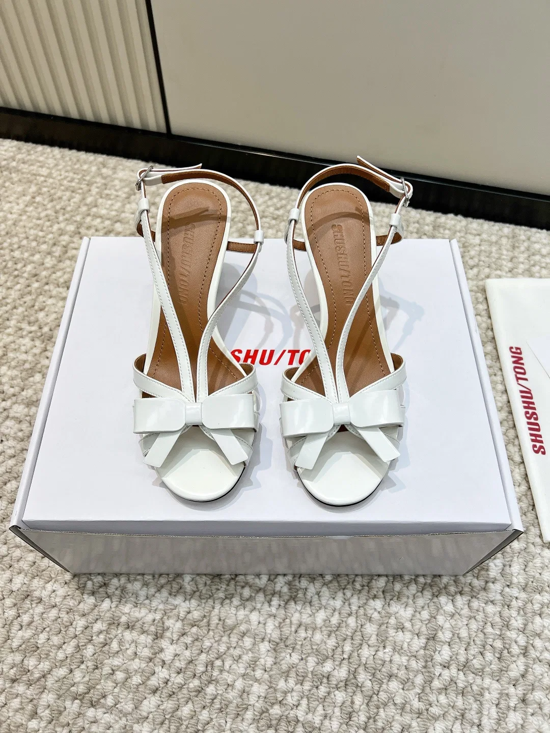 SHUSHUTONG 27FW UJECXGY 002 구두