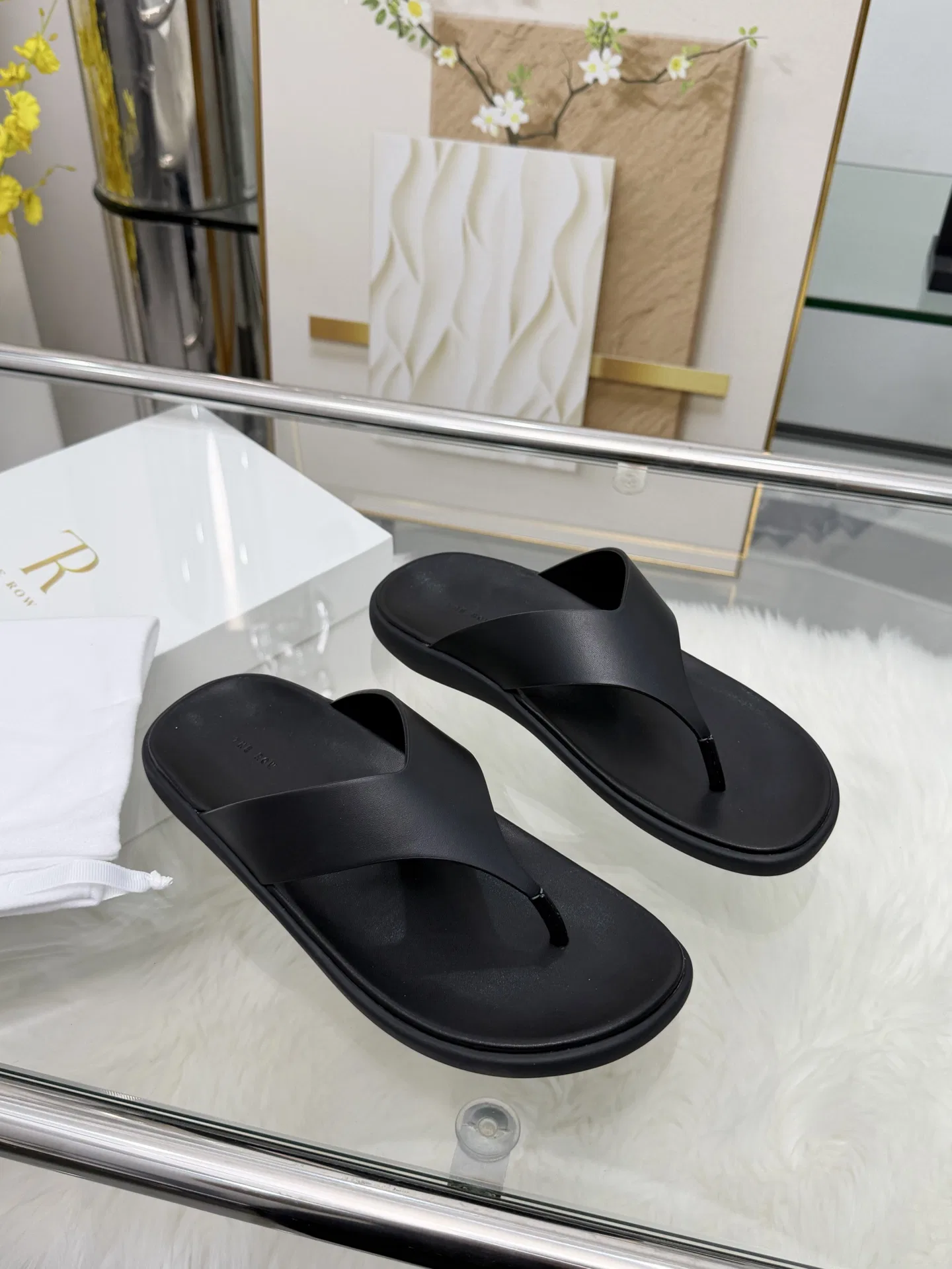 THEROW 27FW PNWXUCL 001 쪼리 4