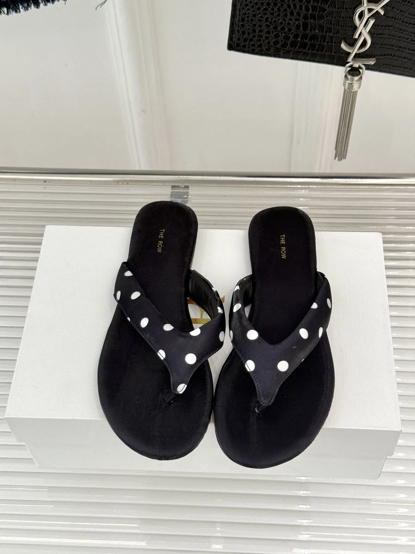 THEROW 27FW UEFHQNF 002 쪼리 4