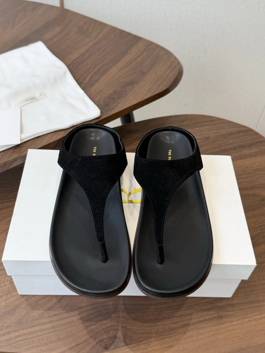 THEROW 27FW UEFHQNF 008 쪼리