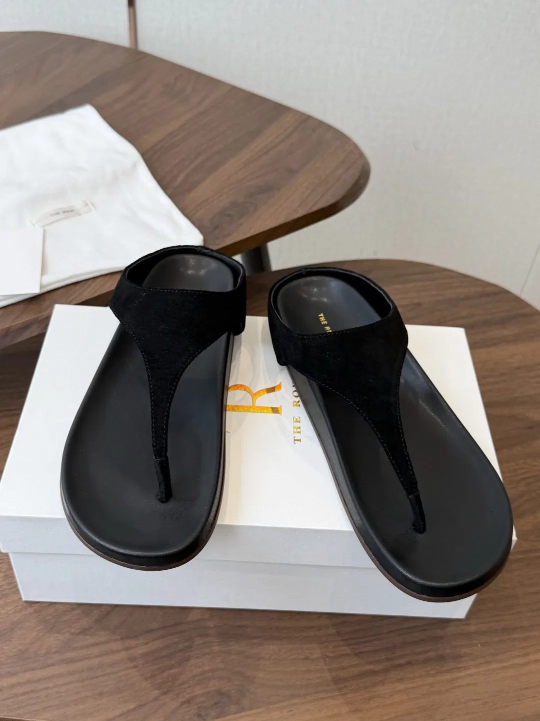 THEROW 27FW UEFHQNF 008 쪼리 4