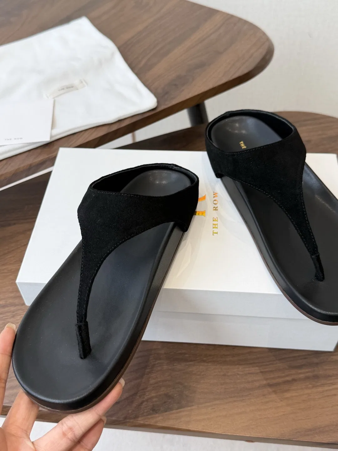 THEROW 27FW UEFHQNF 008 쪼리 6