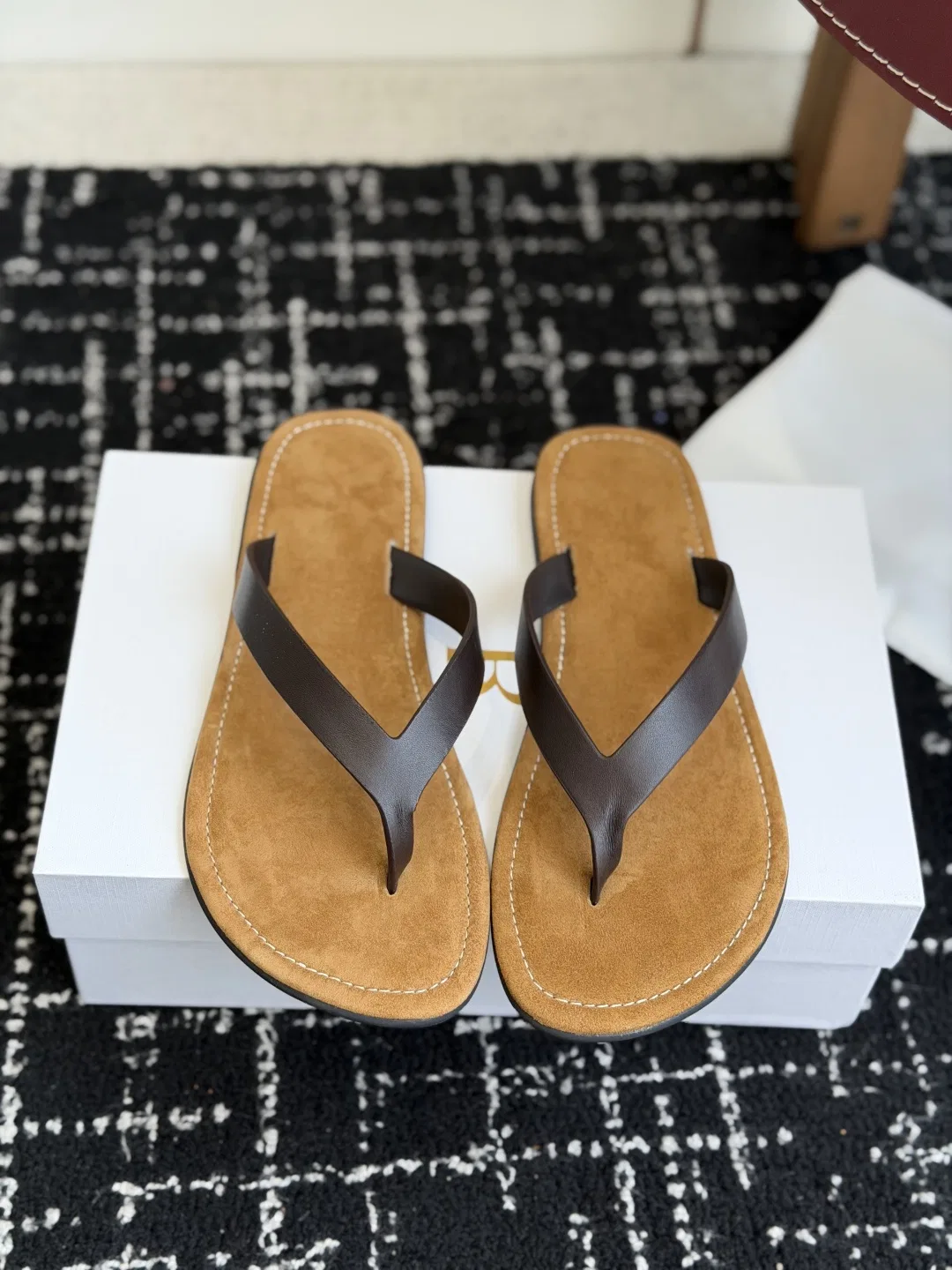 THEROW 27FW ZJUQOUM 001 쪼리