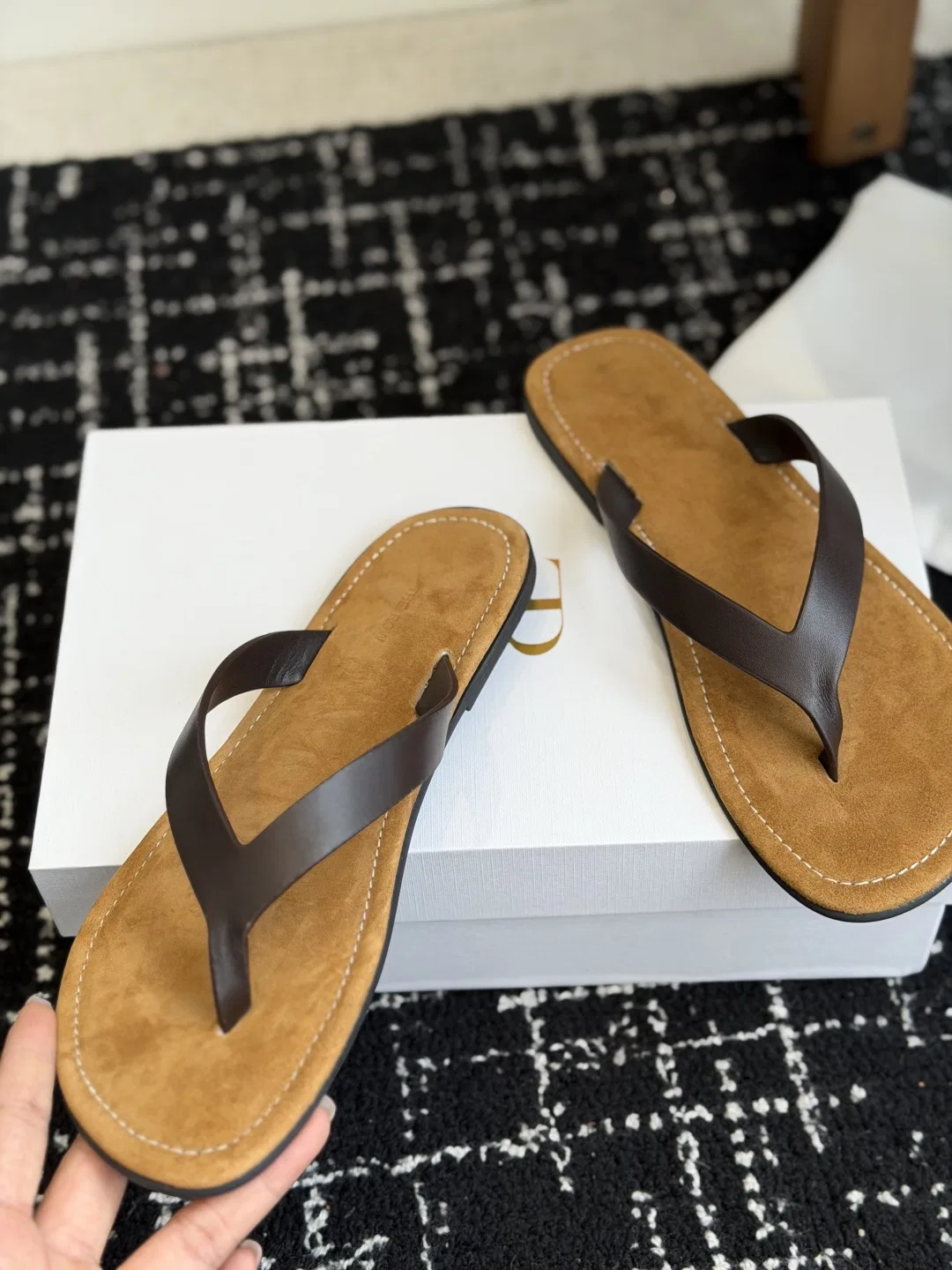 THEROW 27FW ZJUQOUM 001 쪼리 6