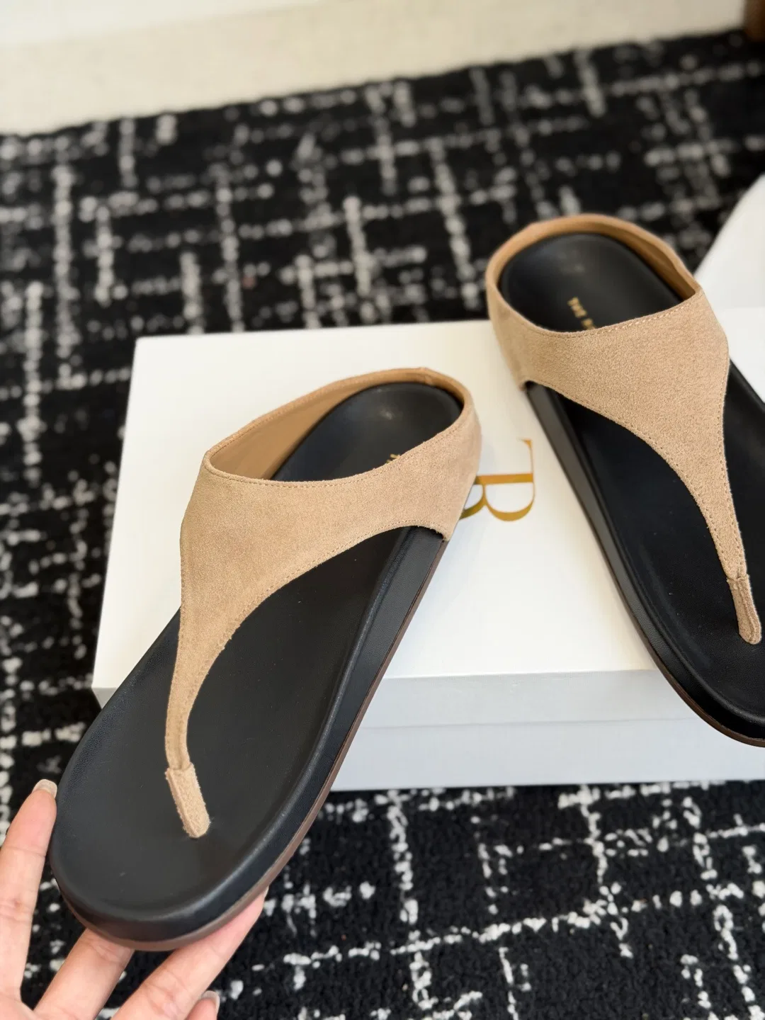 THEROW 27FW ZJUQOUM 002 쪼리 6
