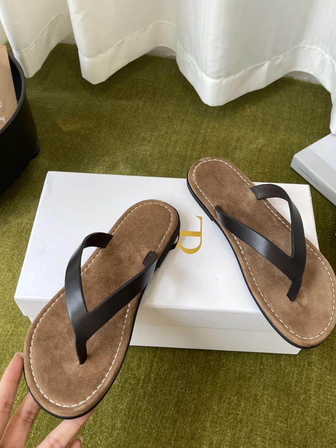 THEROW 27FW ZJUQOUM 004 쪼리 4