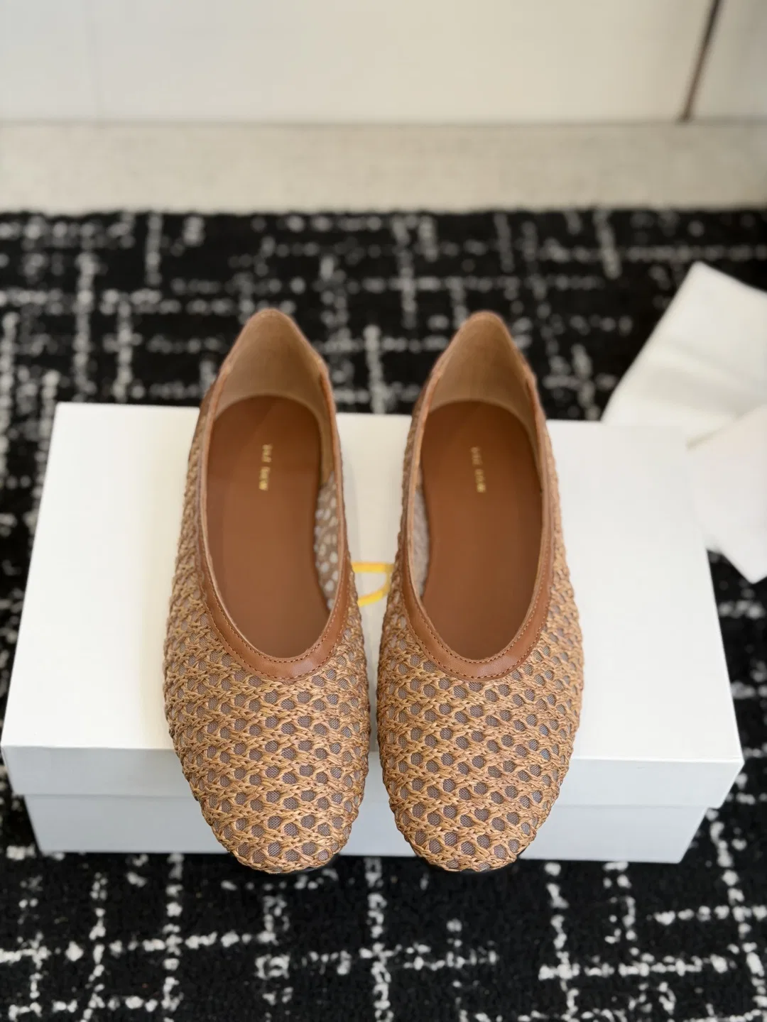 THEROW 27FW ZJUQOUM 005 플랫슈즈