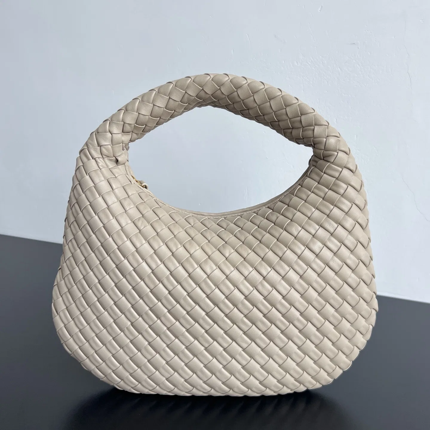 BOTTEGA 27FW NWEPAZI 005 토트백