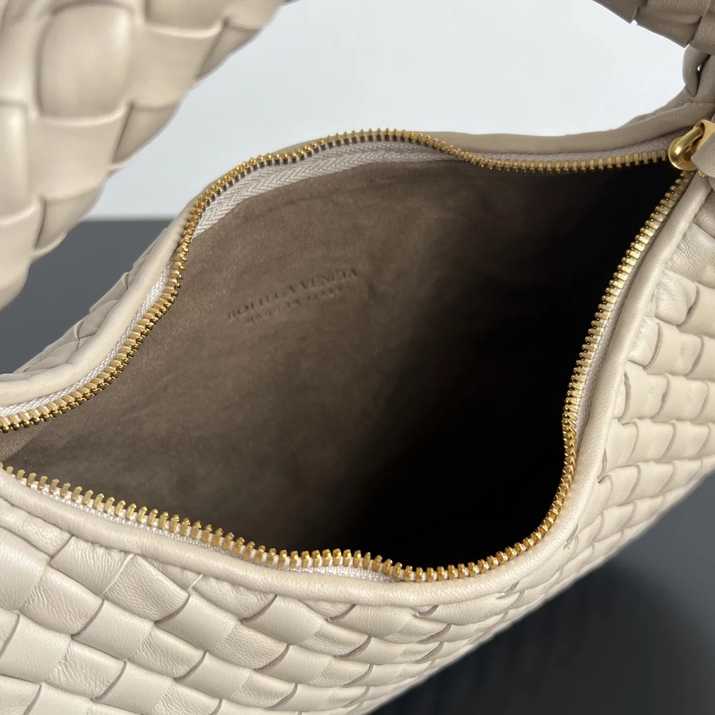 BOTTEGA 27FW NWEPAZI 005 토트백 4