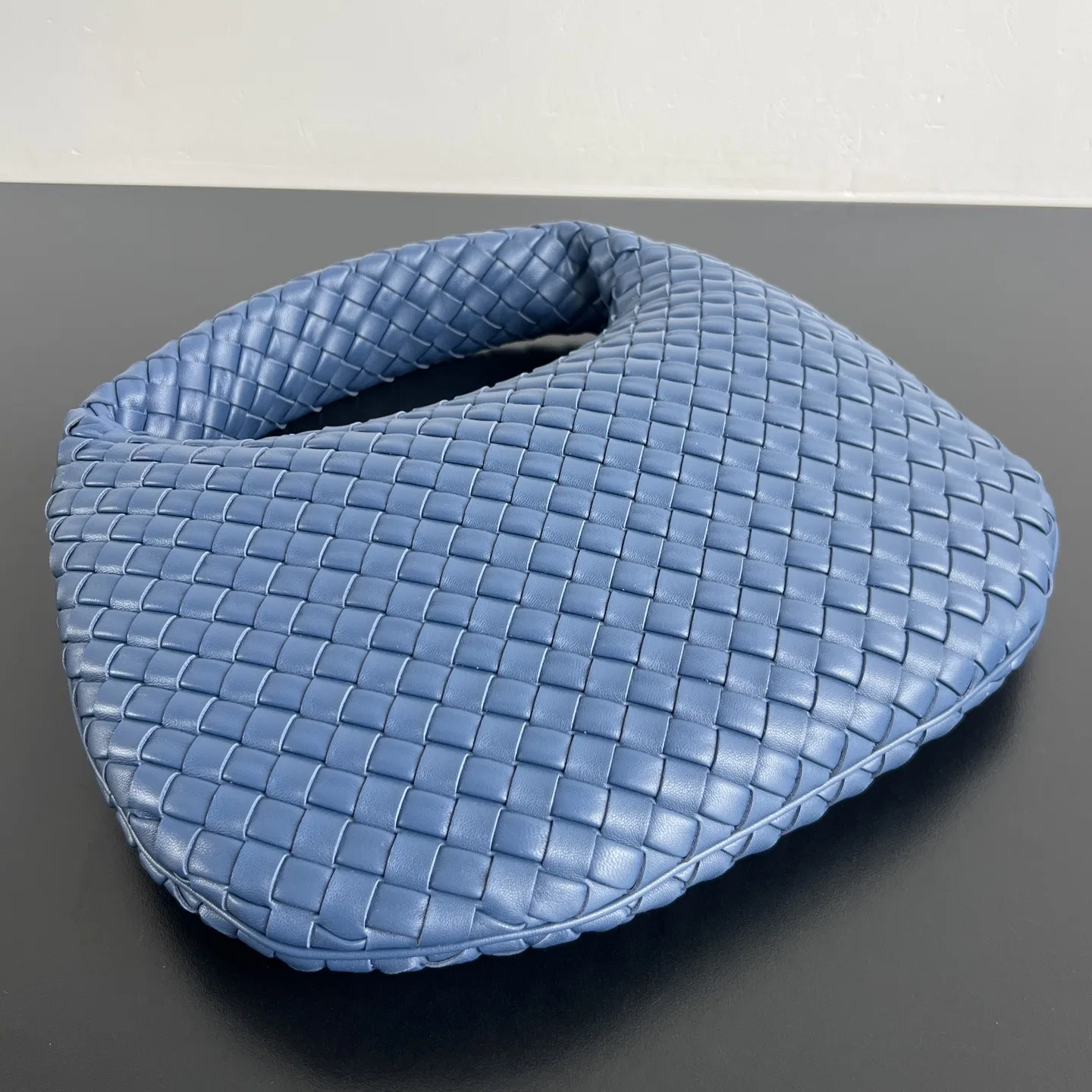 BOTTEGA 27FW NWEPAZI 007 토트백 3
