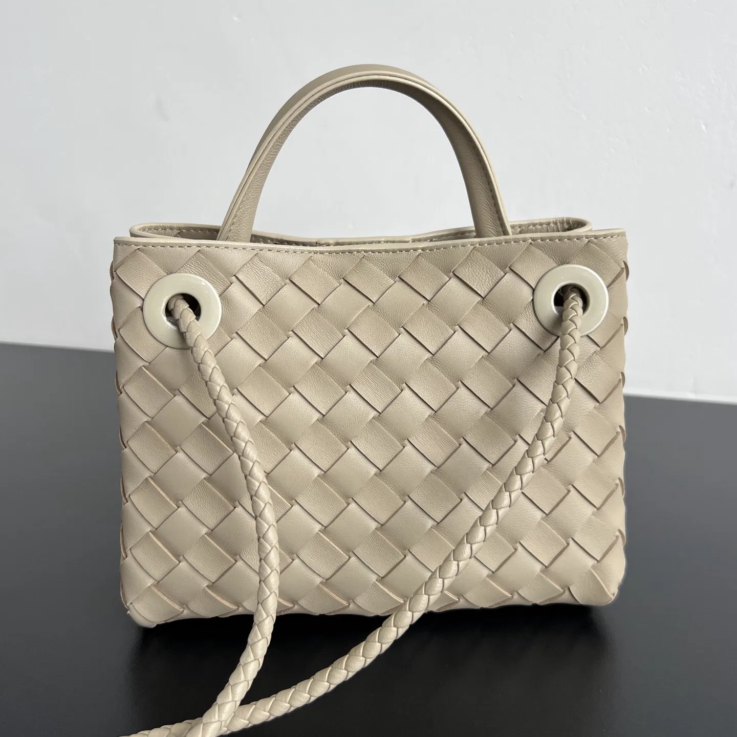 BOTTEGA 27FW NWEPAZI 008 토트백 3