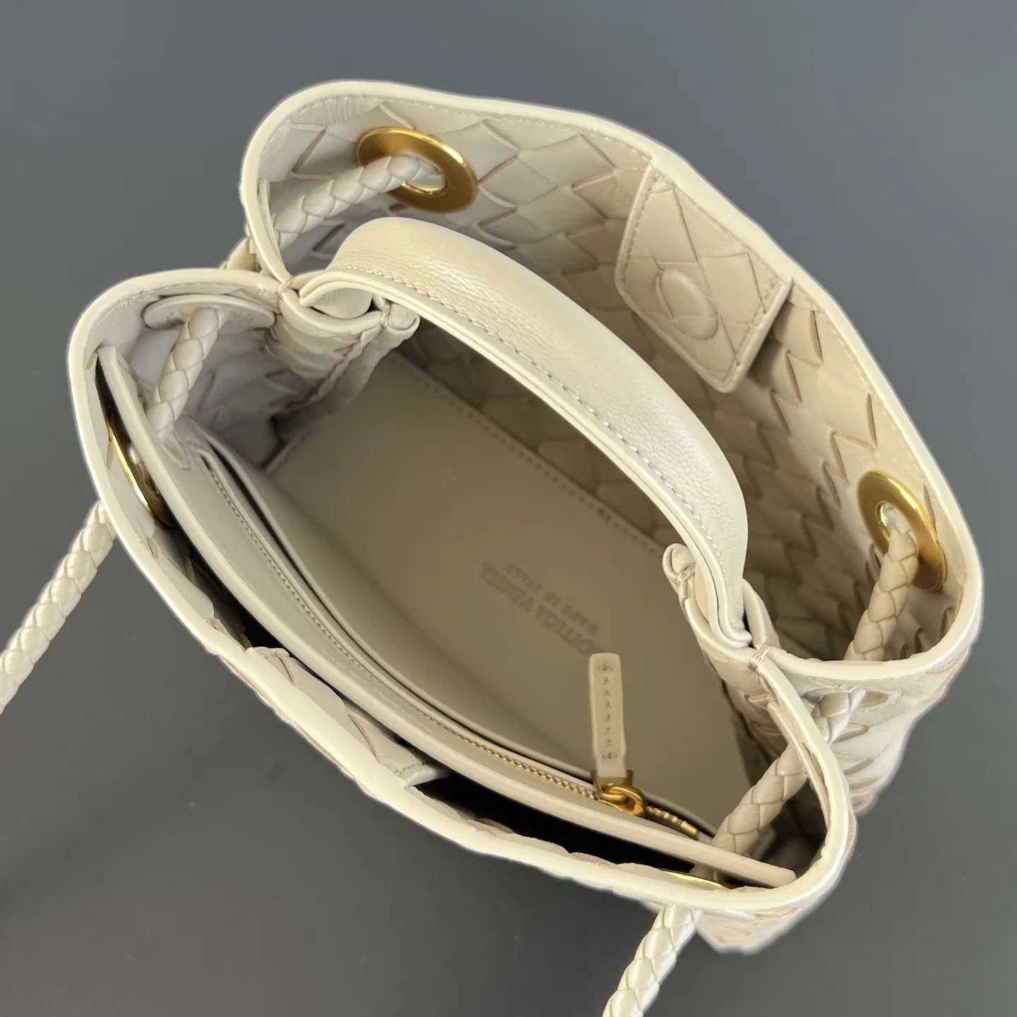 BOTTEGA 27FW NWEPAZI 008 토트백 5