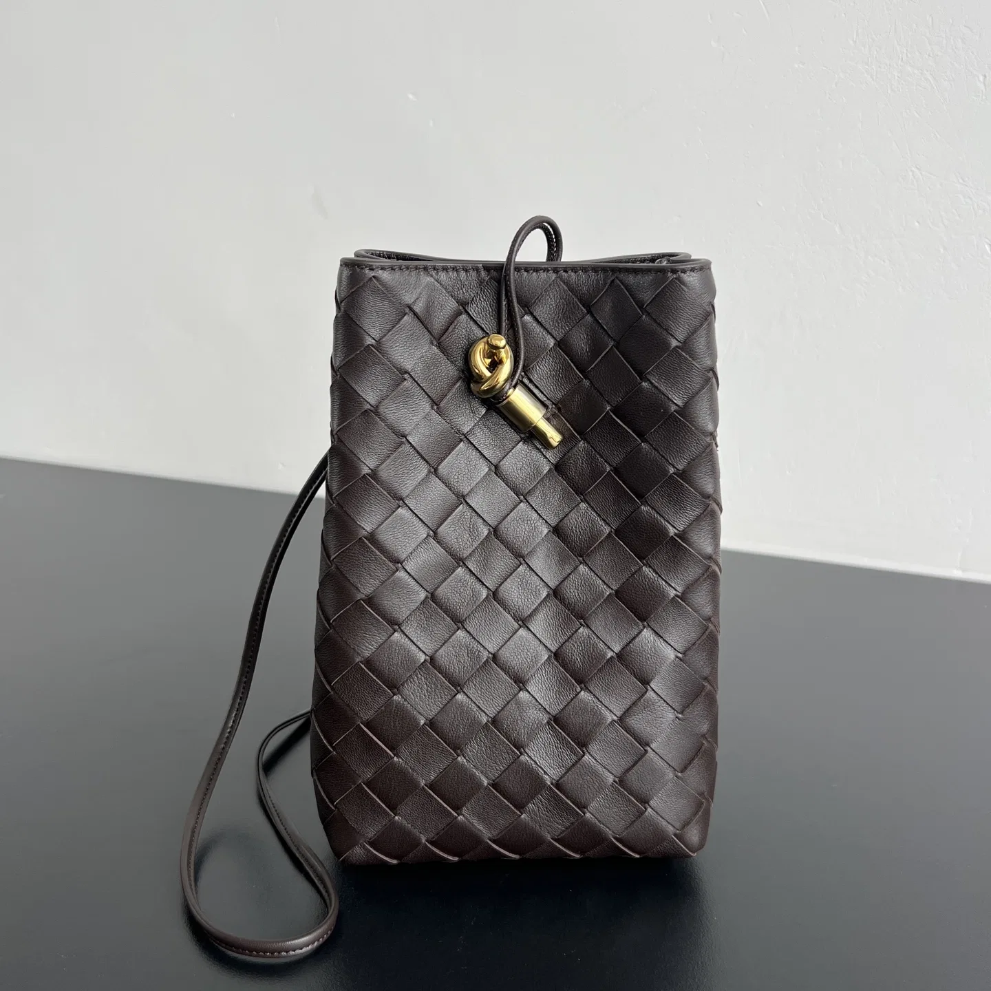 BOTTEGA 27FW NWEPAZI 015 크로스백