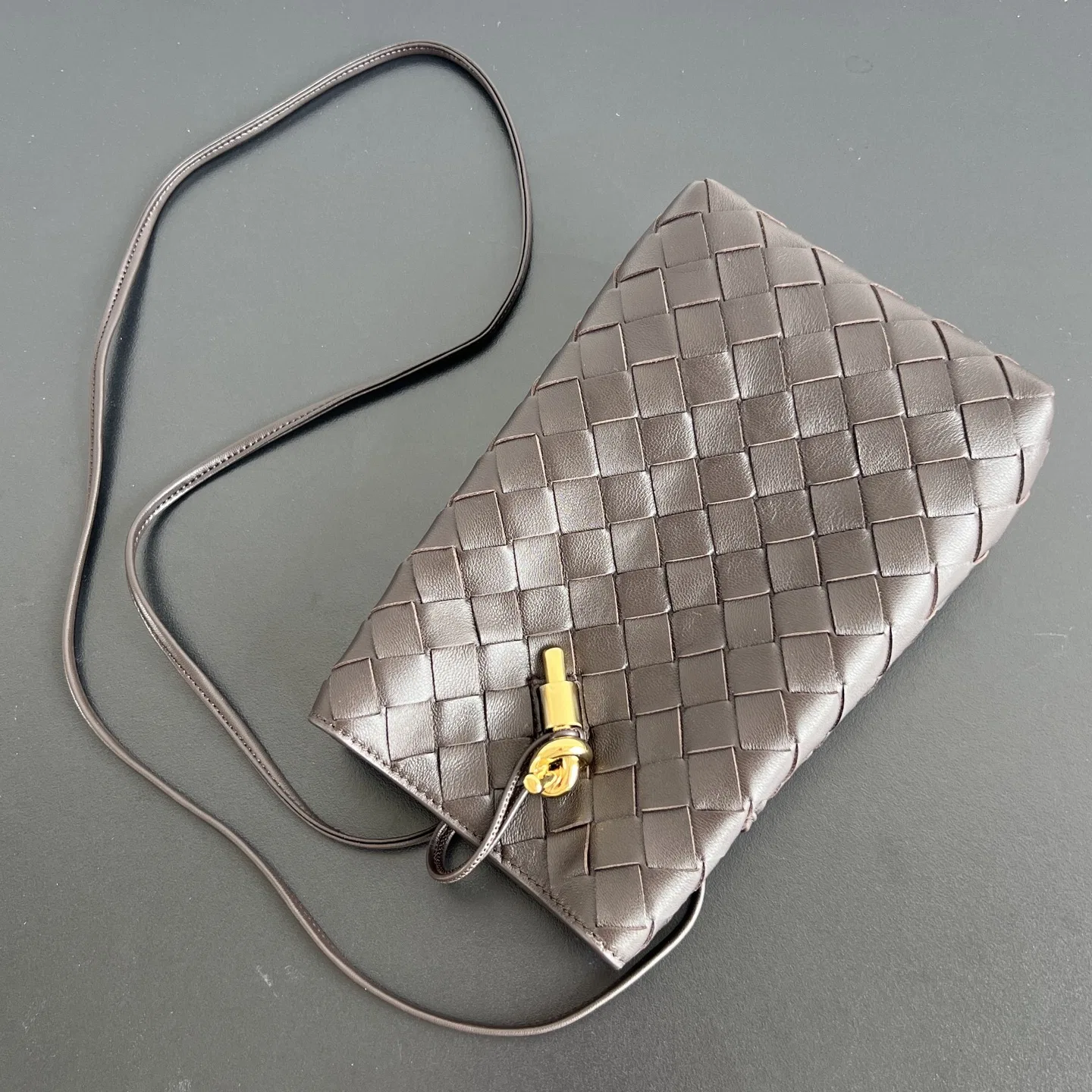 BOTTEGA 27FW NWEPAZI 015 크로스백 5