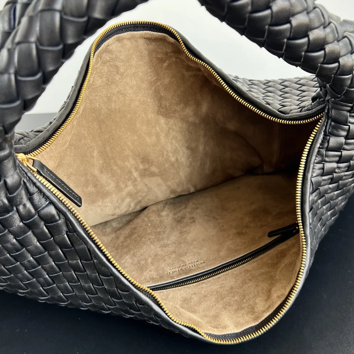 BOTTEGA 27FW NWEPAZI 020 토트백 3