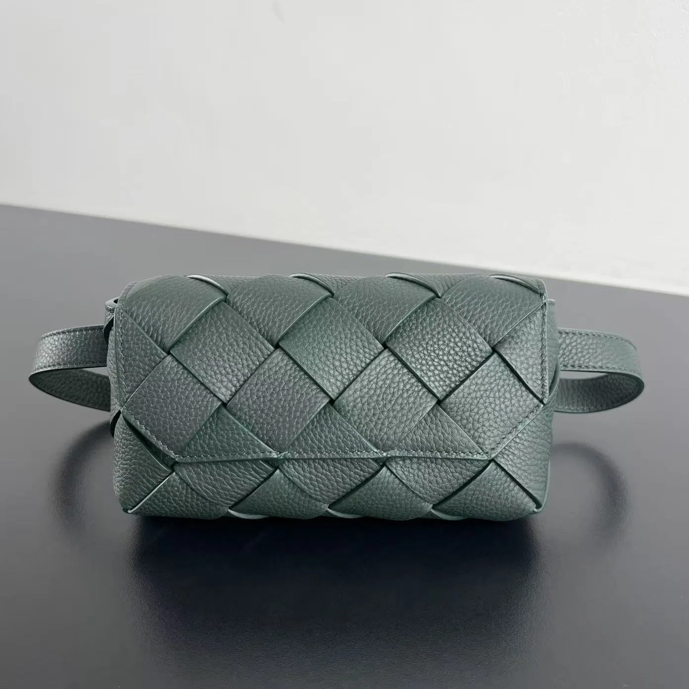 BOTTEGA 27FW NWEPAZI 023 크로스백