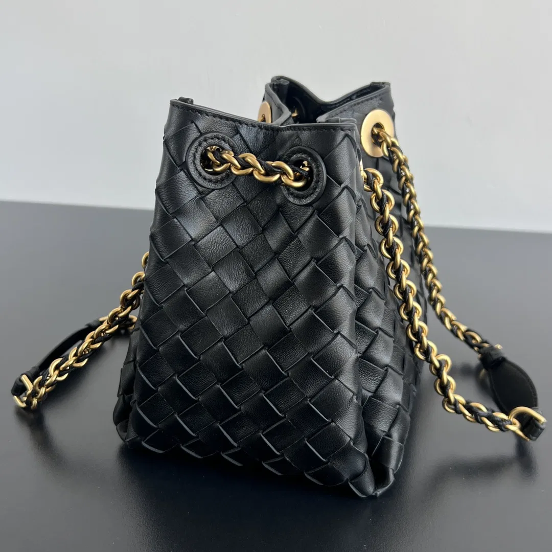 BOTTEGA 27FW NWEPAZI 024 숄더백 3
