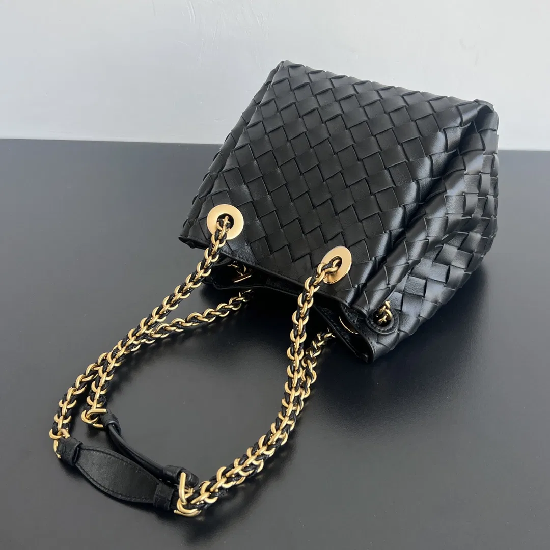 BOTTEGA 27FW NWEPAZI 024 숄더백 4