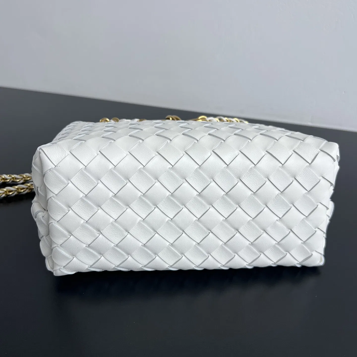 BOTTEGA 27FW NWEPAZI 026 숄더백 4