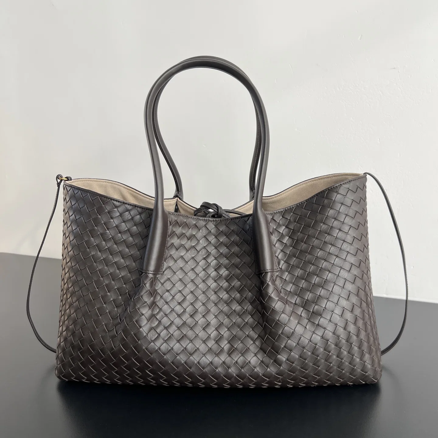 BOTTEGA 27FW NWEPAZI 030 토트백