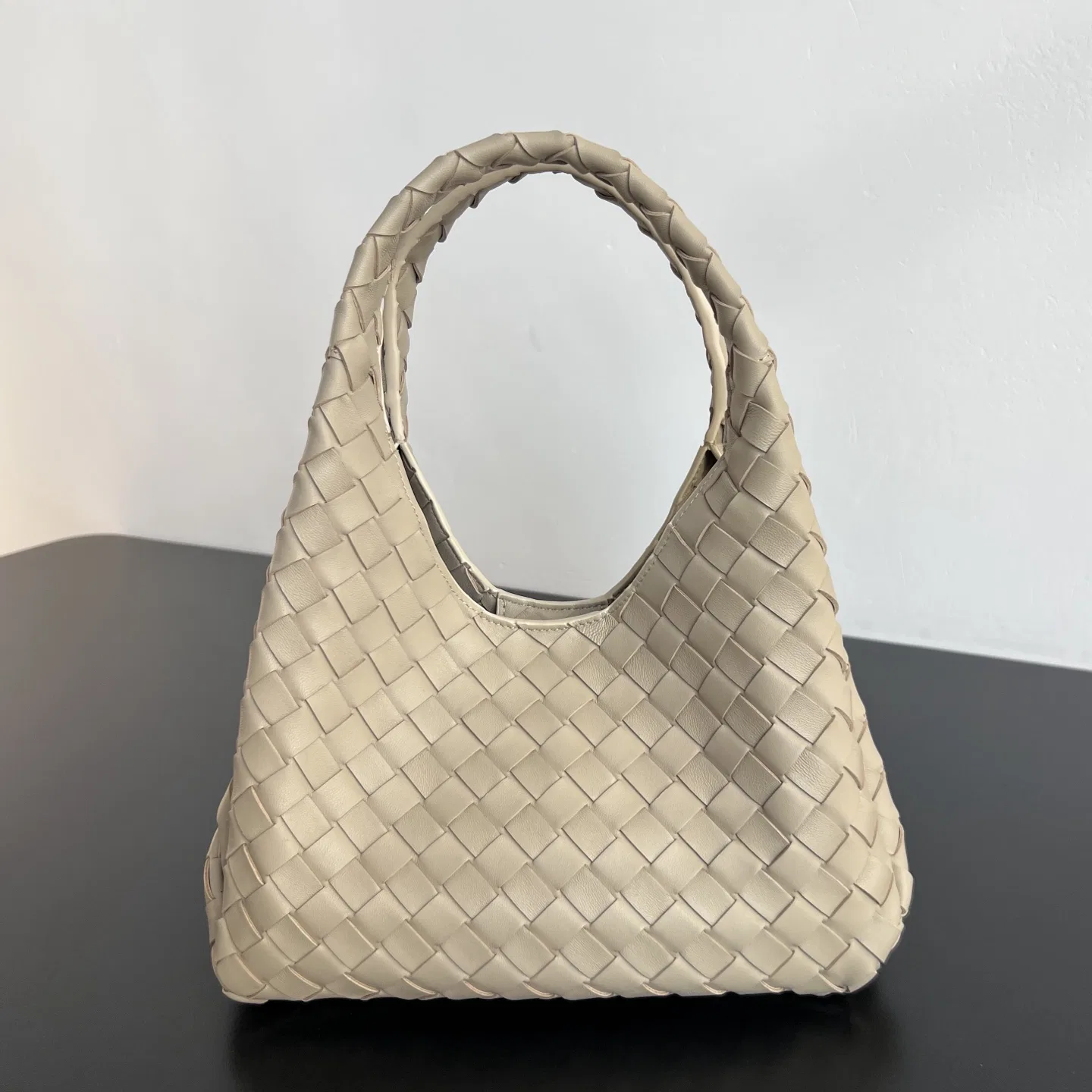 BOTTEGA 27FW NWEPAZI 031 토트백