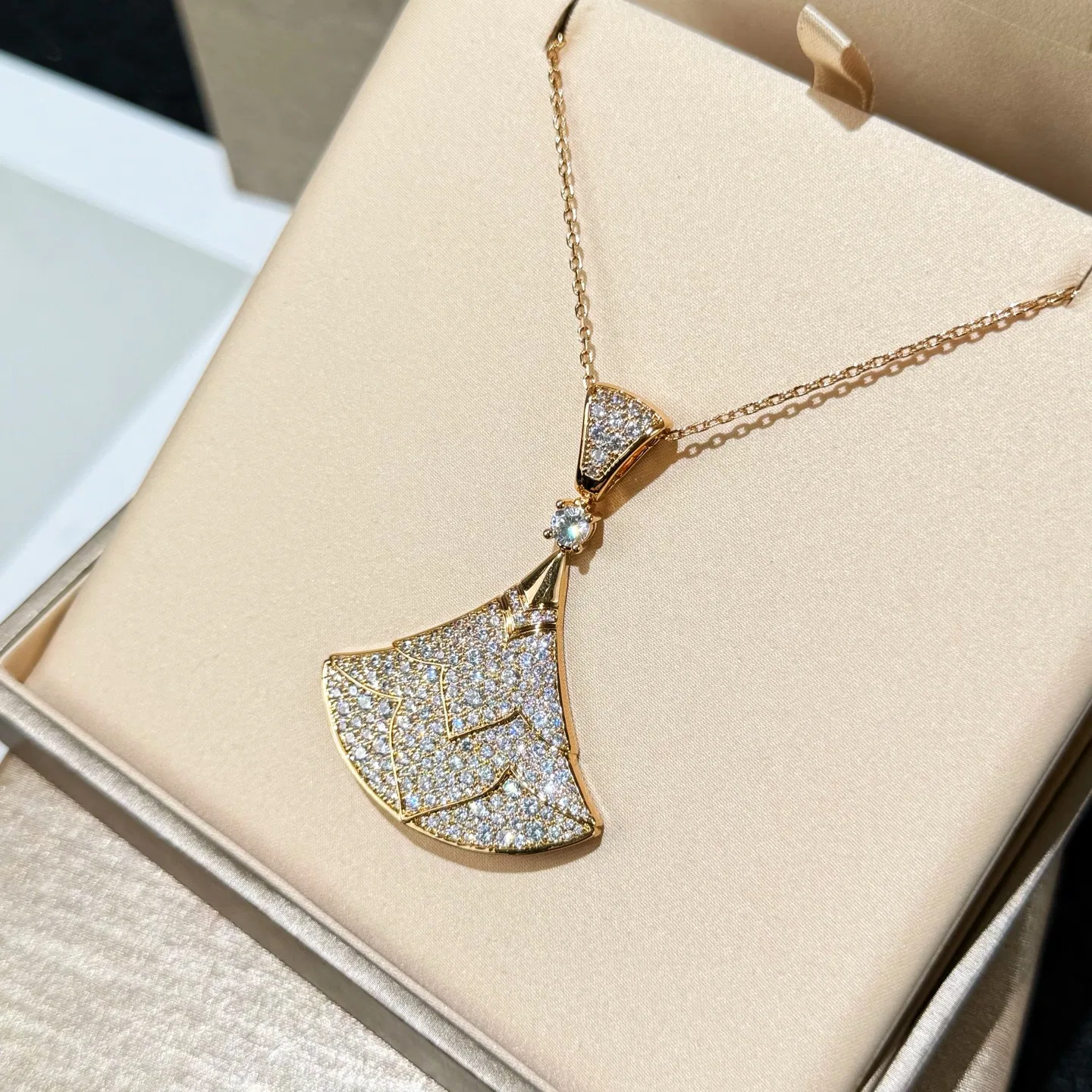 BVLGARI 27FW LTVBLYW 001 목걸이 3