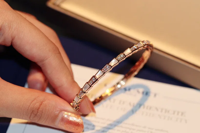 BVLGARI 27FW WENHRQN 002 다이아팔찌 3