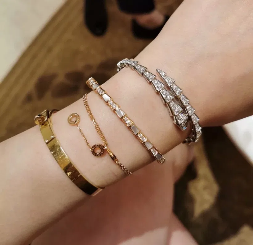 BVLGARI 27FW WENHRQN 002 다이아팔찌 4