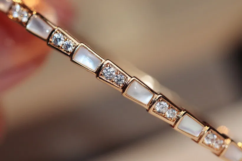 BVLGARI 27FW WENHRQN 002 다이아팔찌 5