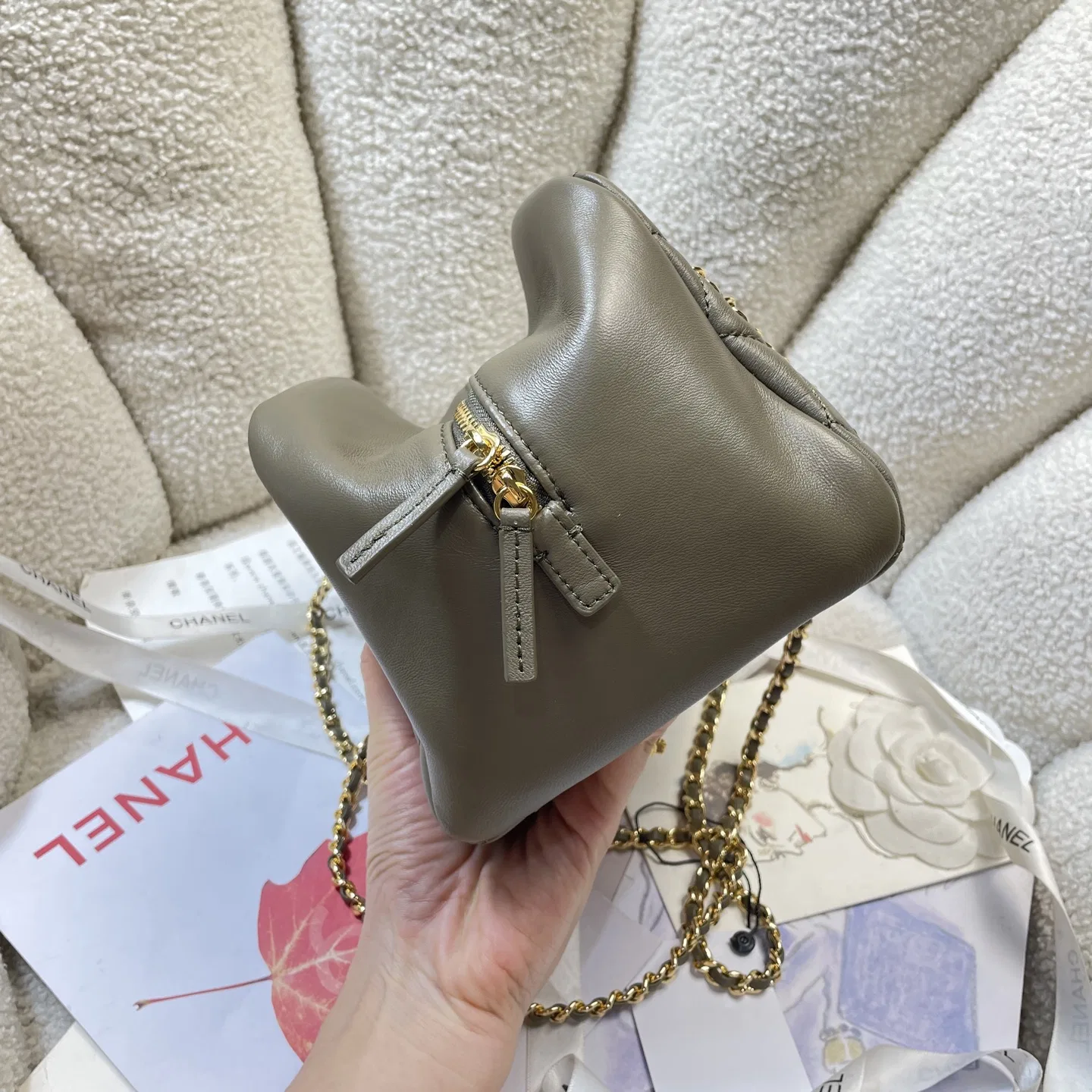 CHA 27FW WBNDIHA 256 숄더백 3
