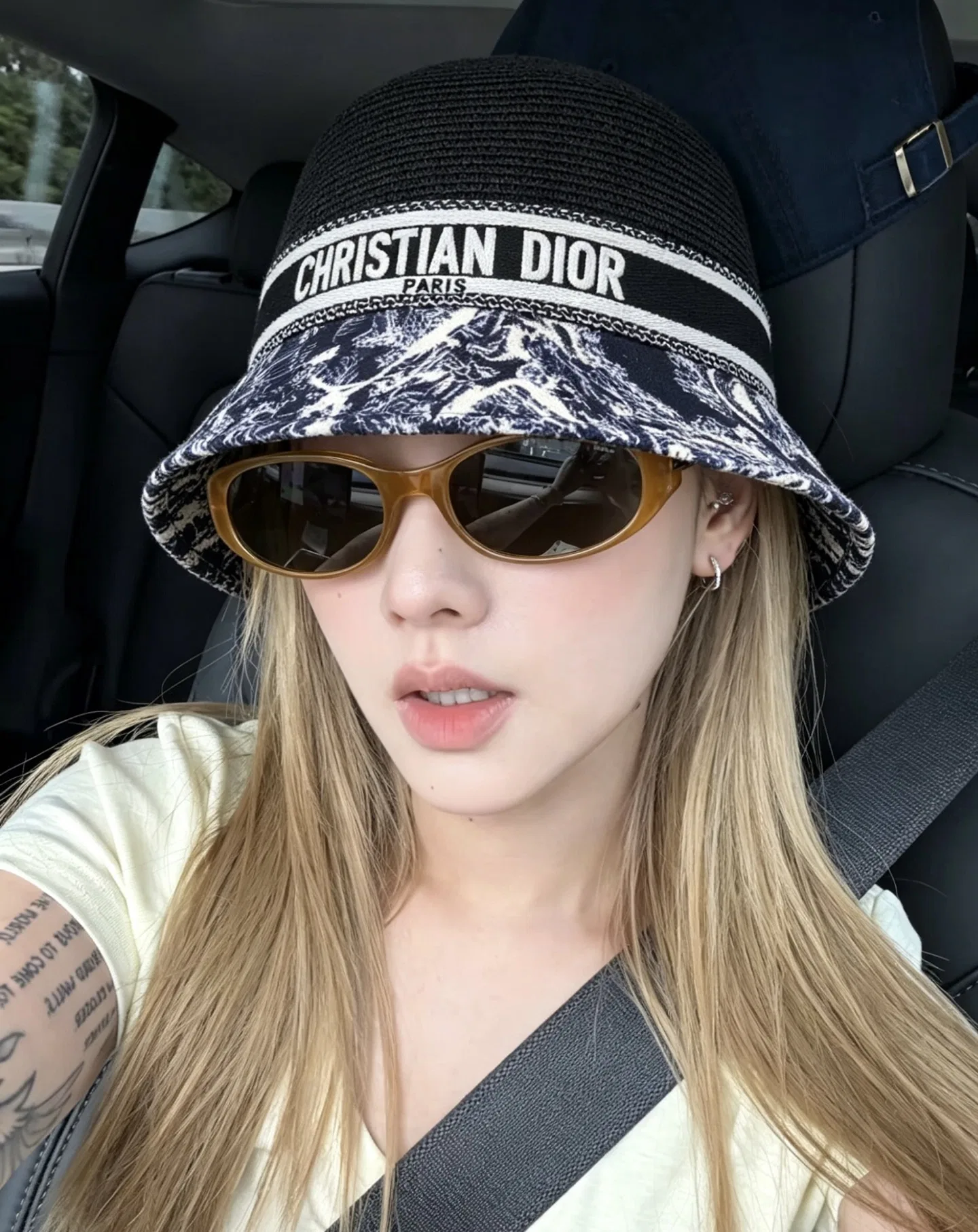 DIO 27FW EJCBGEH 004 버킷햇