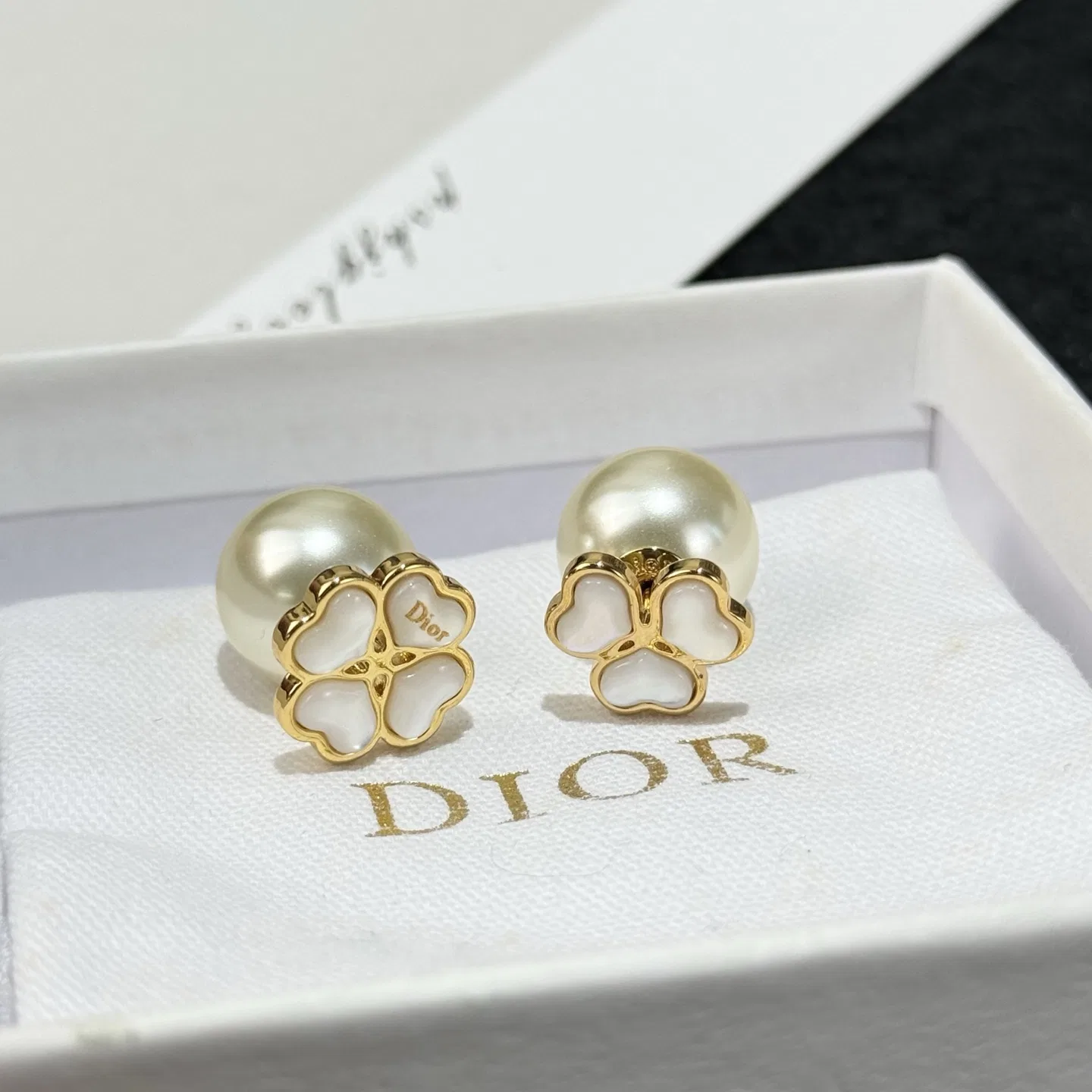 DIO 27FW HEYSUYT 010 귀걸이