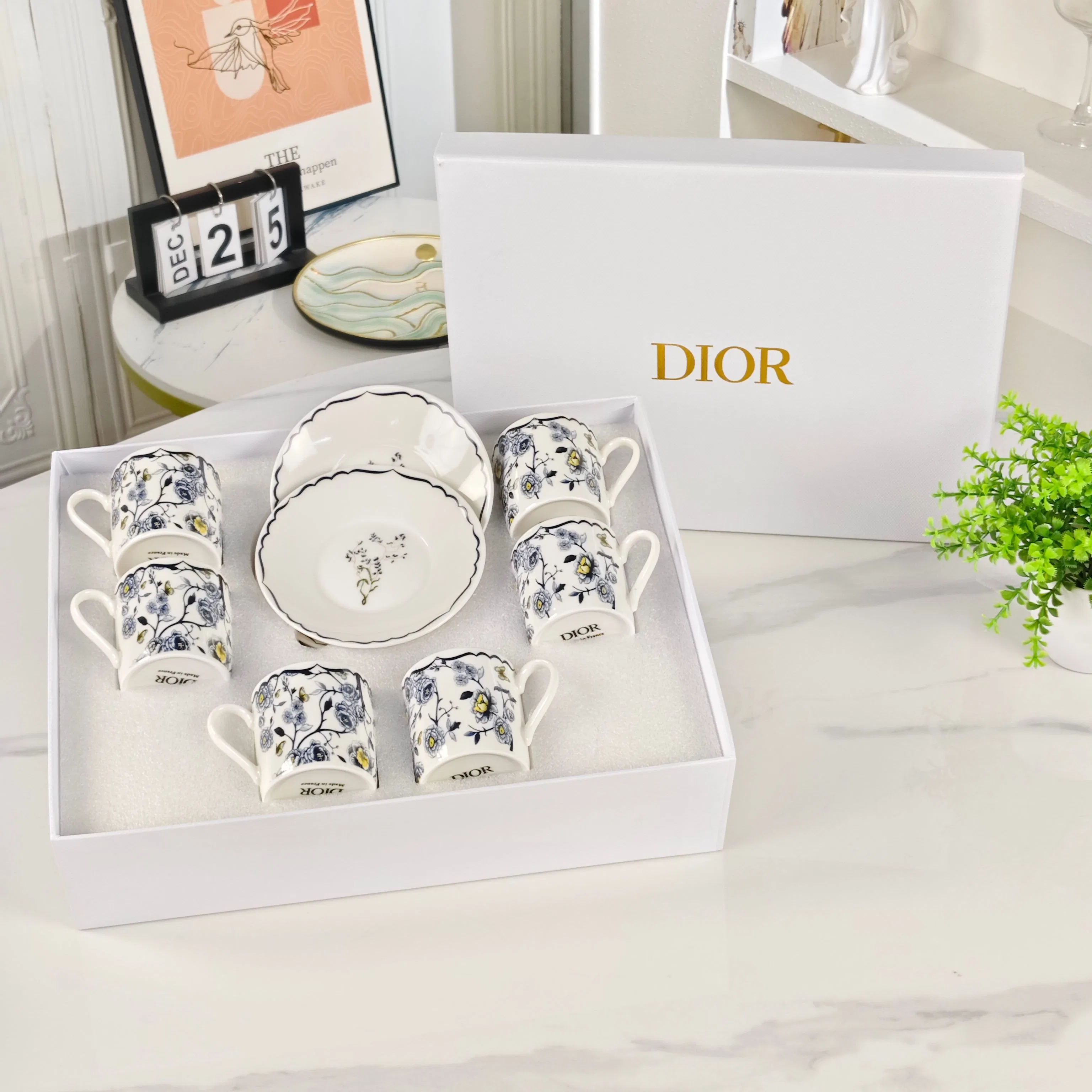 DIO 27FW OJOMUZF 009 찻잔세트