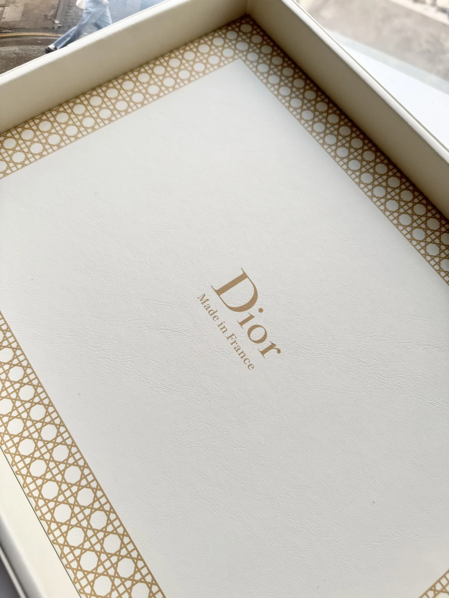 DIO 27FW OJOMUZF 071 트레이 3