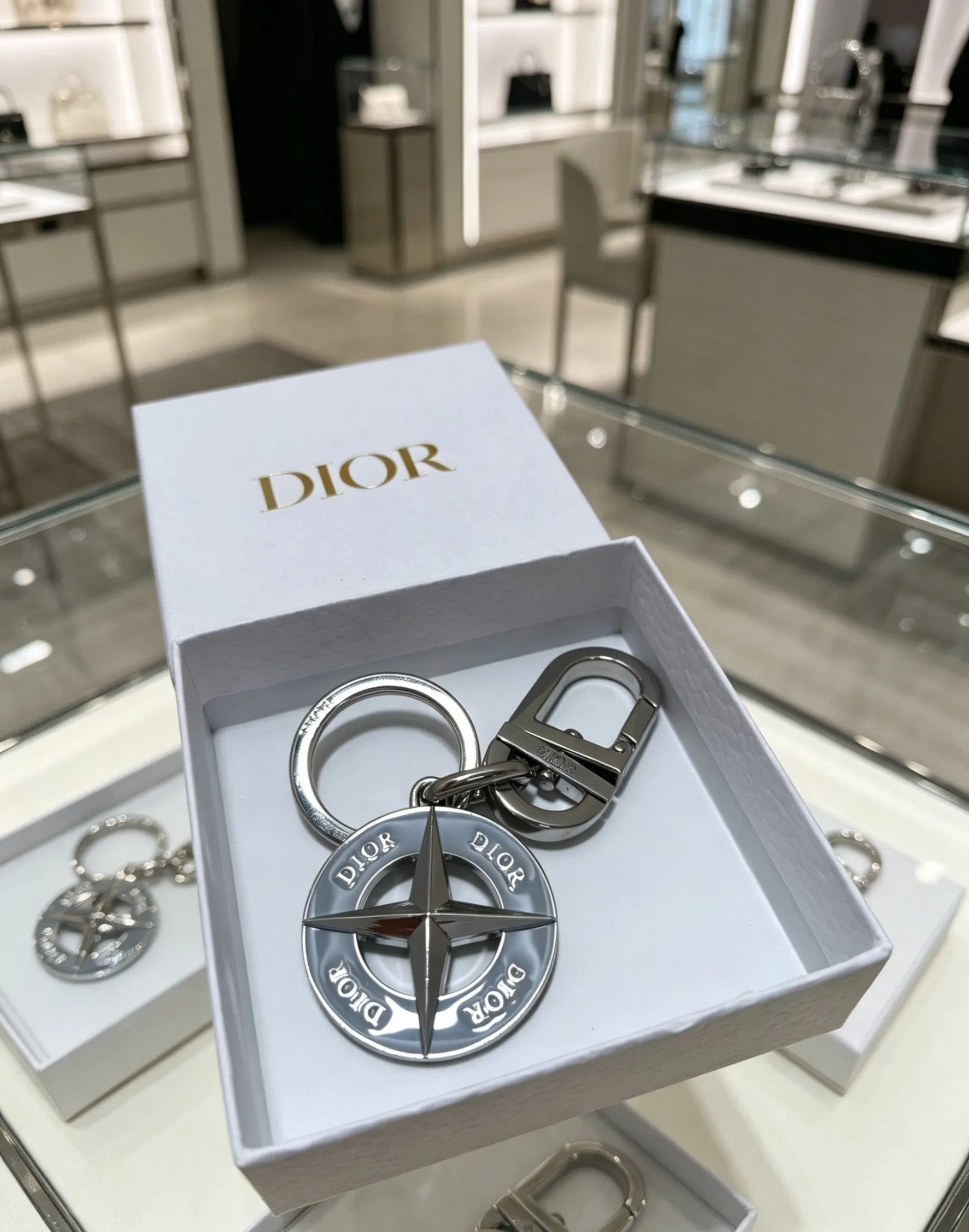 DIO 27FW QSJYTER 003 키링