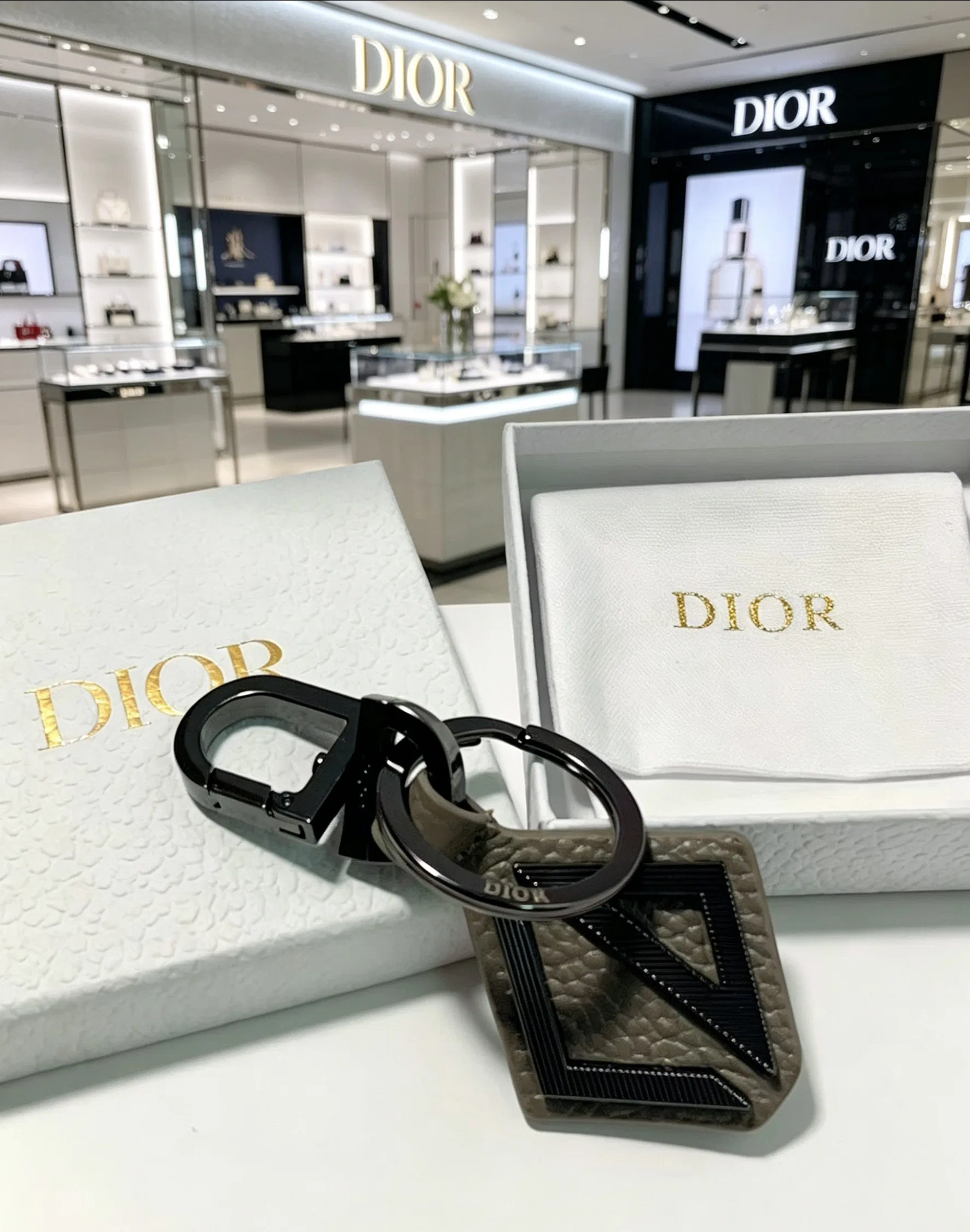 DIO 27FW ZLVJDSY 001 키링 4