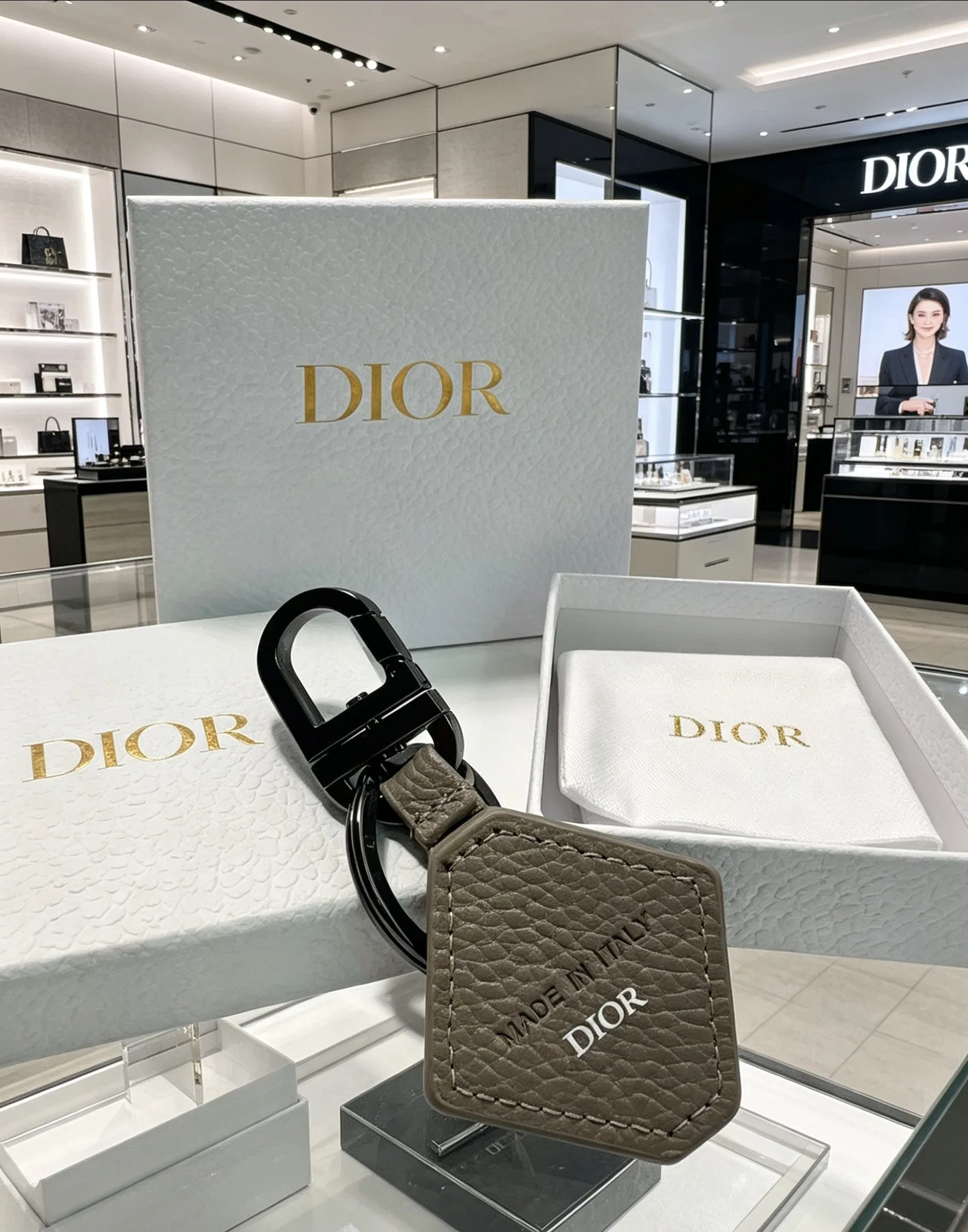 DIO 27FW ZLVJDSY 001 키링 5