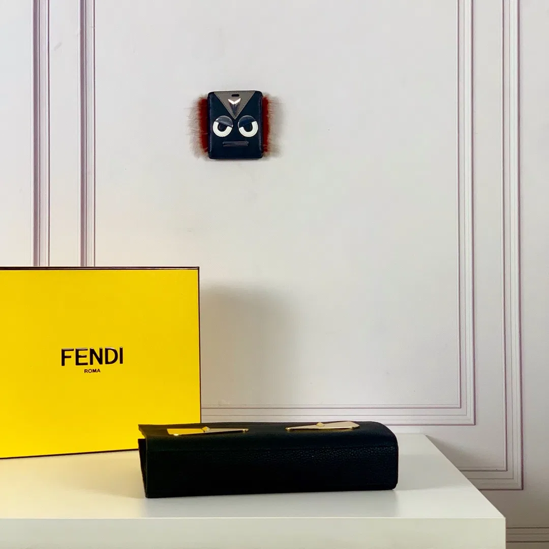 FEN 27FW CMBSDWE 003 클러치 4