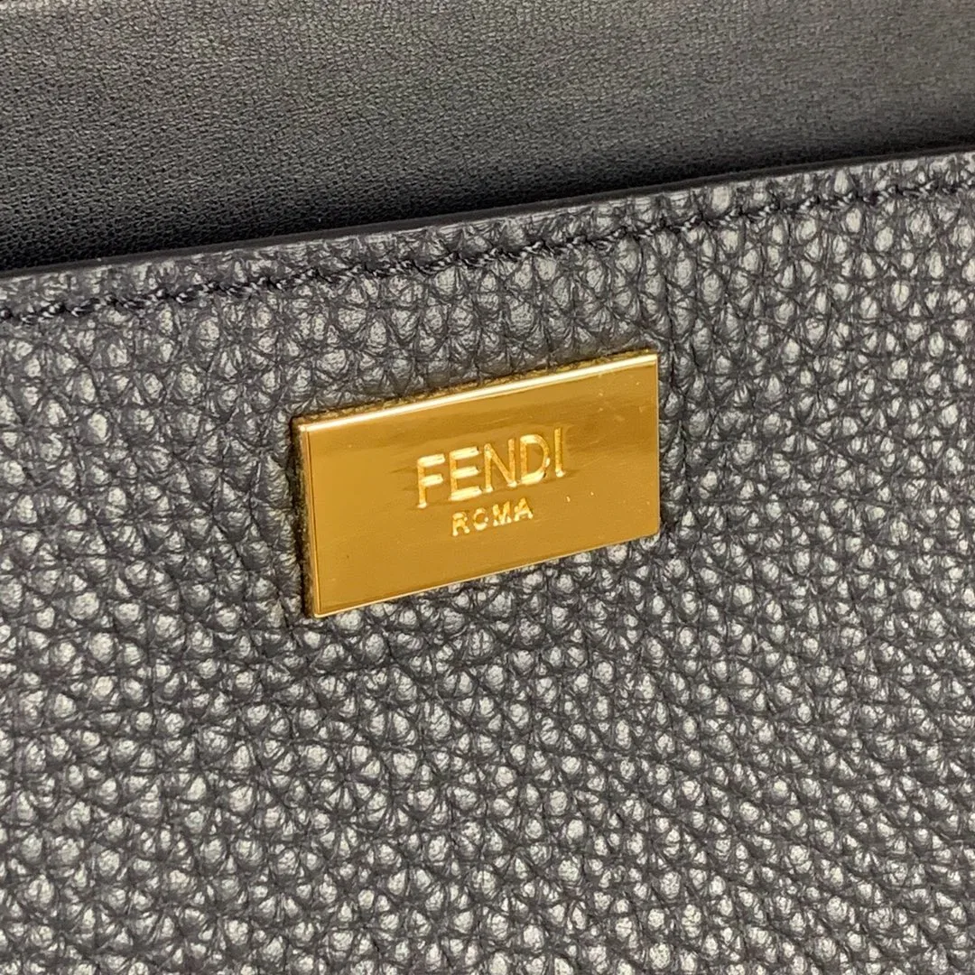 FEN 27FW CMBSDWE 024 토트백 5
