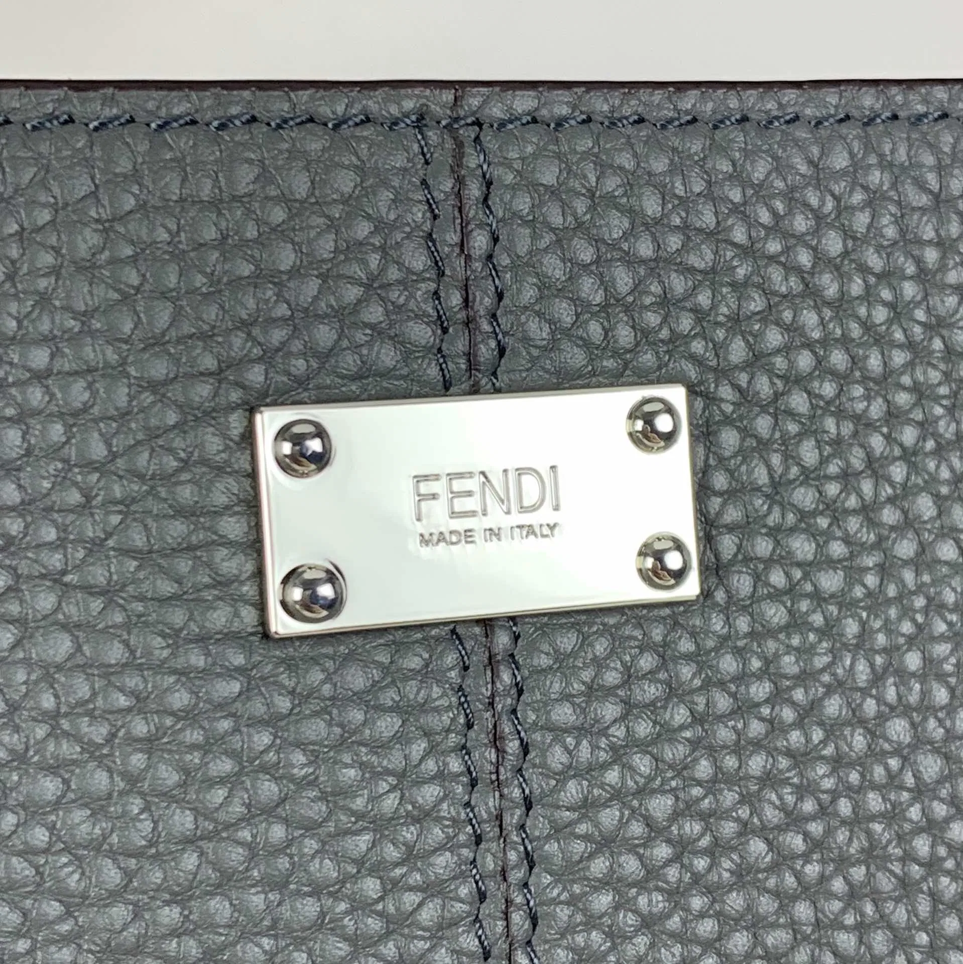 FEN 27FW CMBSDWE 026 토트백 6